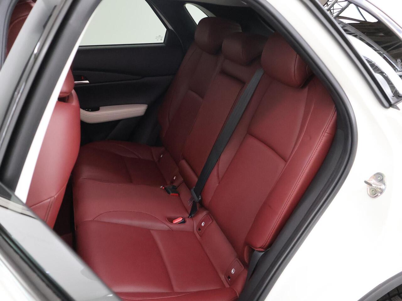 Mazda CX-30 2.0 e-SkyActiv-X M Hybrid100th Anniversary Ed. | Schuif/Kanteldak | Lederen Interieur | Navigatie | 360 Camera | DAB | Stoel/Stuurverwarming | Adaptieve Cruise Control | Ele.verstelbare stoel + geheugen | Bose Audio |