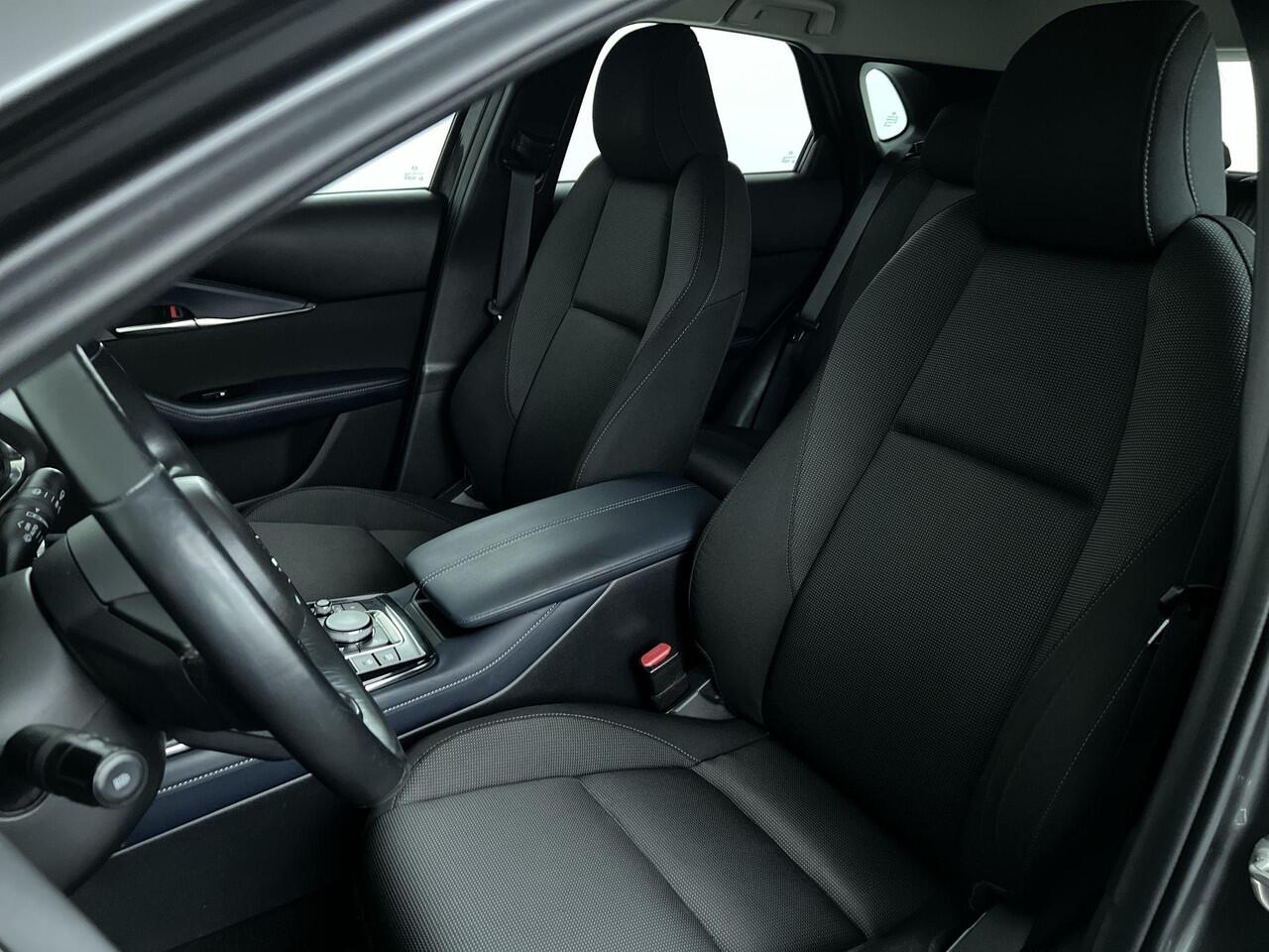 Mazda CX-30 2.0 e-SkyActiv-G M Hybrid Comfort | Rijklaar | Stoel-/Stuur verwarming | Elektr. Achterklep | HUD | All-Season banden