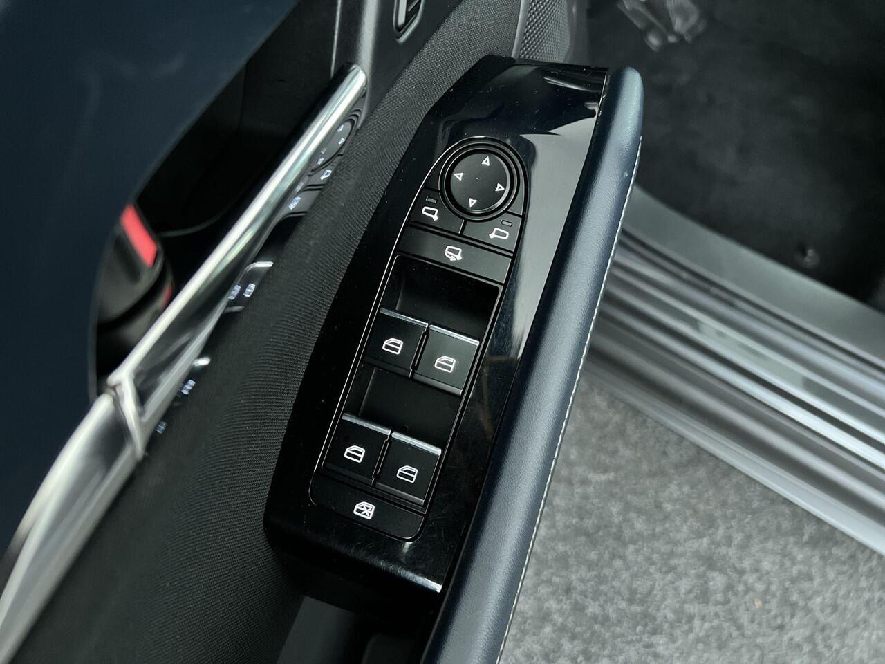 Mazda CX-30 2.0 e-SkyActiv-G M Hybrid Comfort | Rijklaar | Stoel-/Stuur verwarming | Elektr. Achterklep | HUD | All-Season banden