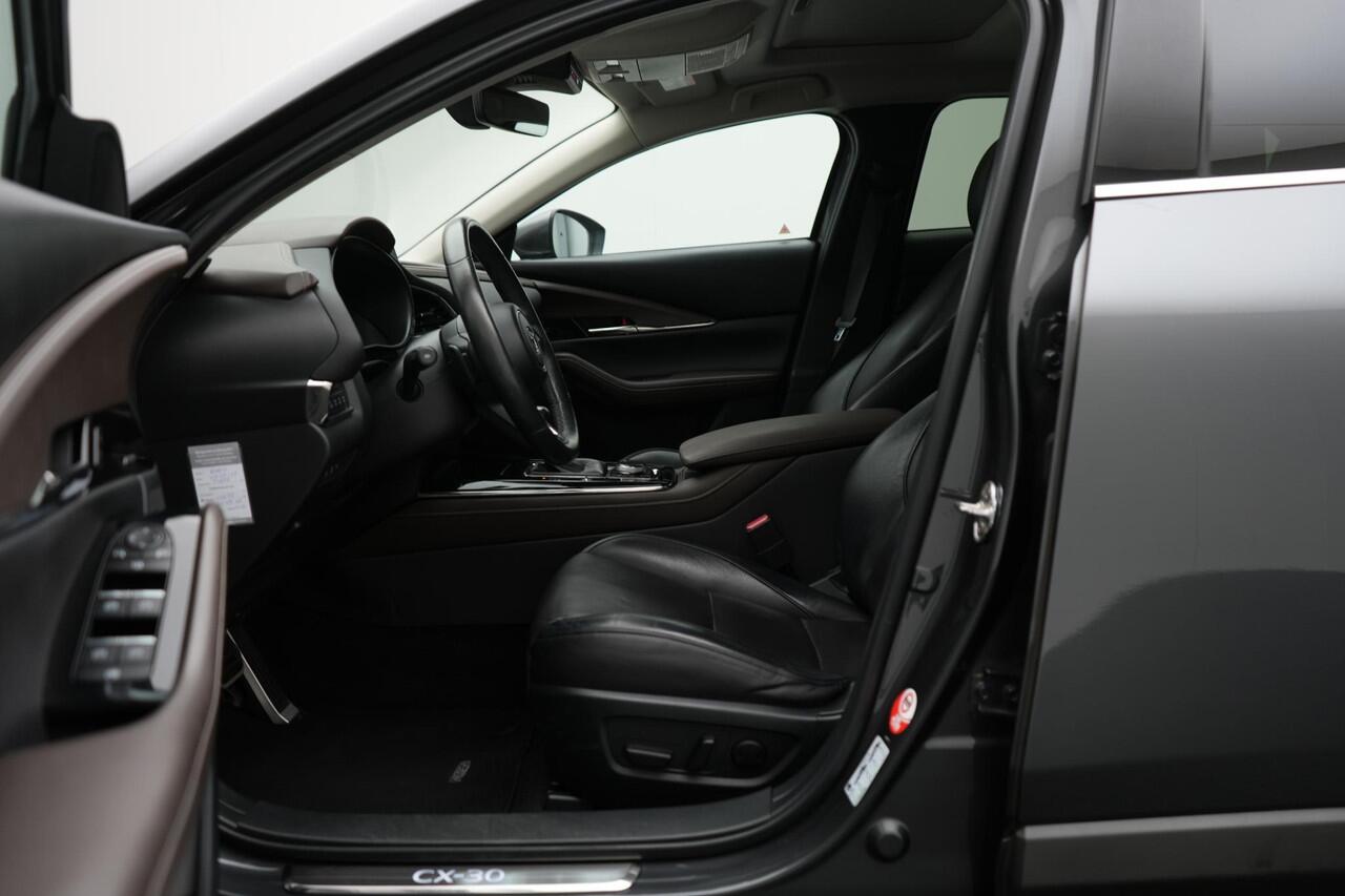 Mazda CX-30 2.0 e-SkyActiv-X Luxury i-Activesense automaat met Sunroof en all-weather banden : dealer onderhouden