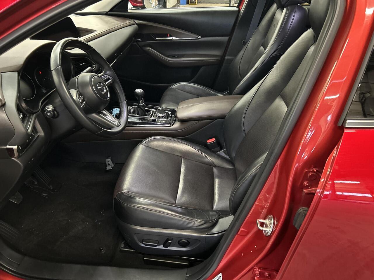 Mazda CX-30 2.0 e-SkyActiv-X M Hybrid Luxury | Apple Carplay/Android Auto | Achteruitrijcamera | Stoel/stuurverwarming | Elektrische achterklep | Schuifkanteldak |