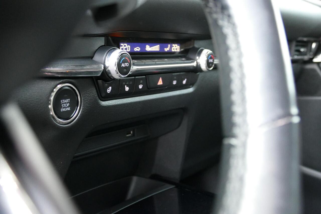 Mazda CX-30 2.0 e-SkyActiv-X M Hybrid Luxury | I-Activsense Pack | Lederen stoelen | Camera | Rijklaaprijs |