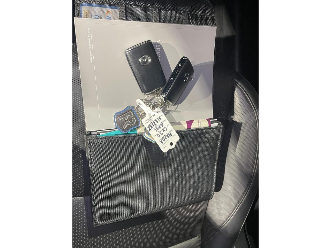 Mazda CX-30 2.0 e-SkyActiv-X M Hybrid Luxury | Trekhaak | Stoelverwarming | Achteruitrijcamera | Navigatie |