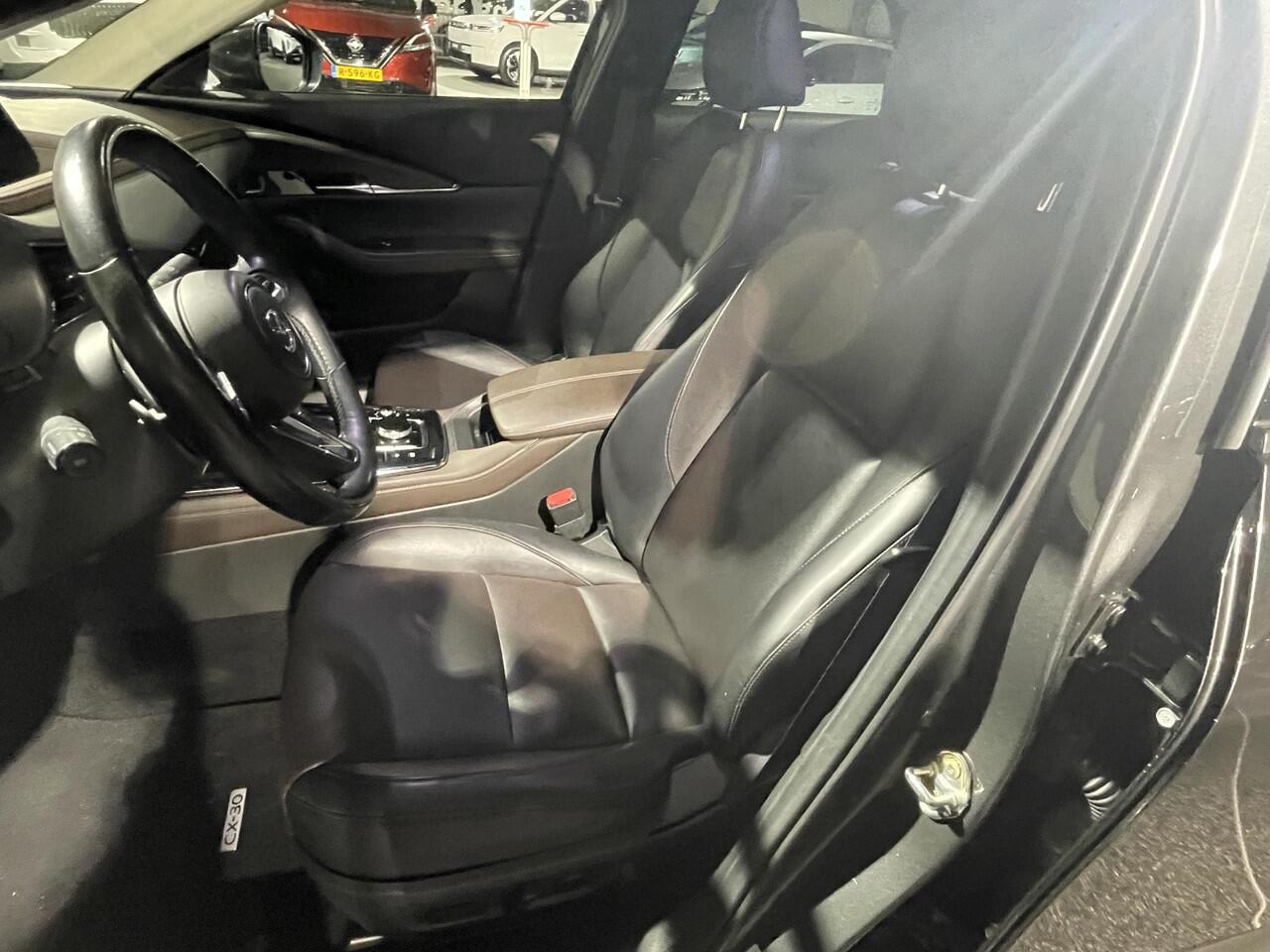 Mazda CX-30 2.0 e-SkyActiv-X M Hybrid Luxury | Trekhaak | Stoelverwarming | Achteruitrijcamera | Navigatie |