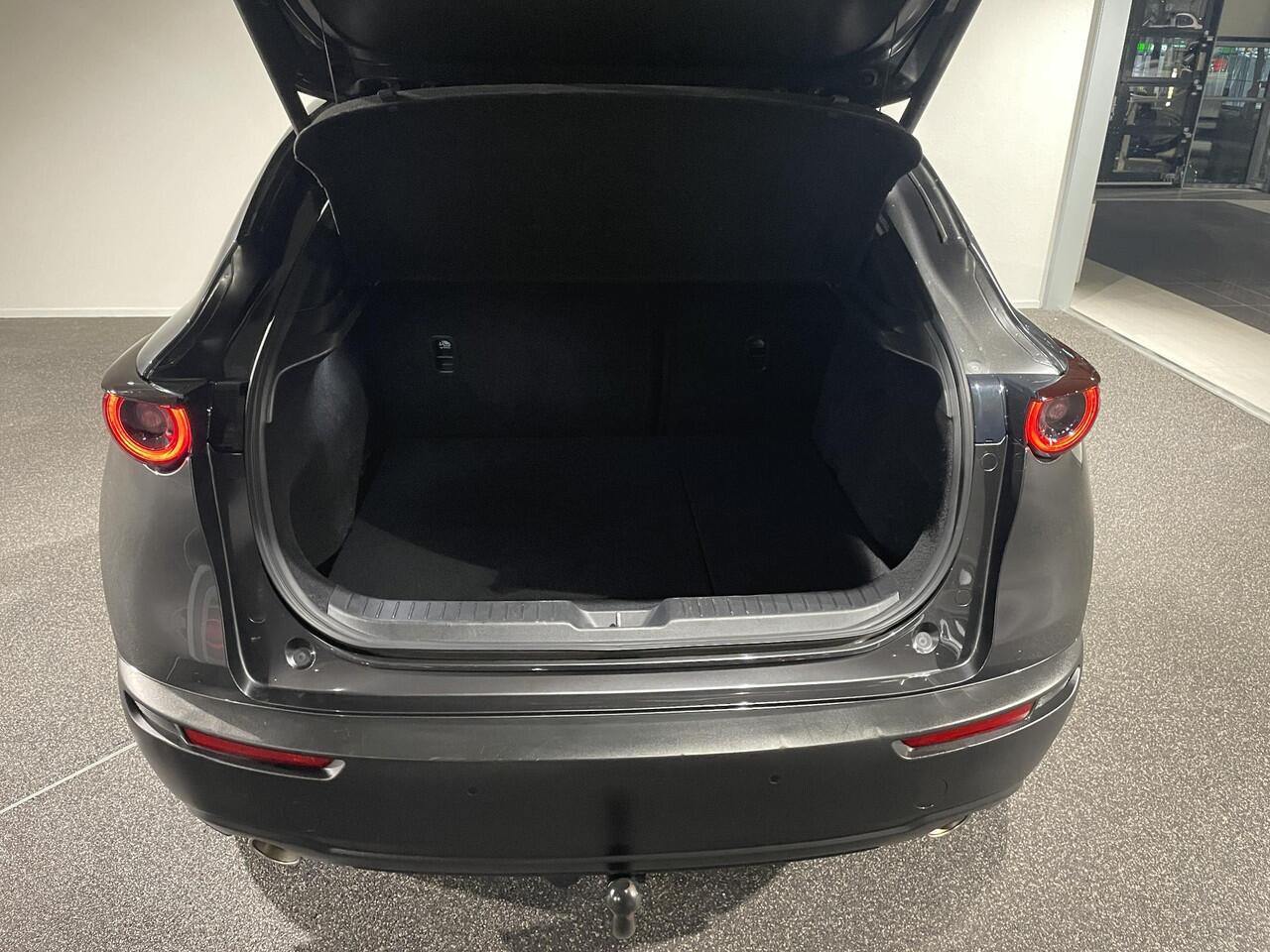 Mazda CX-30 2.0 e-SkyActiv-X M Hybrid Luxury | Trekhaak | Stoelverwarming | Achteruitrijcamera | Navigatie |