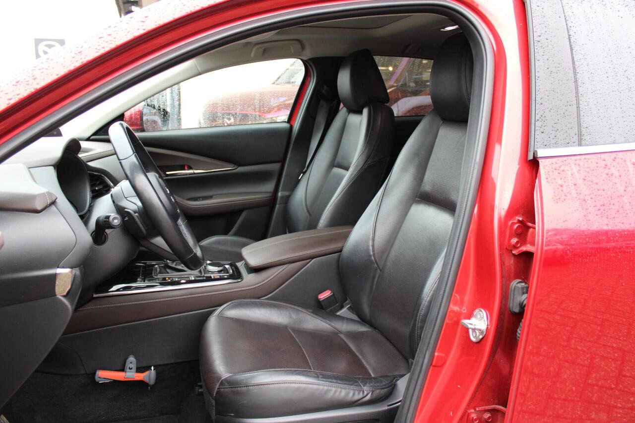 Mazda CX-30 2.0 e-SkyActiv-X186 M Hybrid Luxury Automaat, Trekhaak, i-Activesense Pack, schuif-/kanteldak, Leder, Adap.Cruise, Navi, Clima, Bose, 360 Camera, Stoel/Stuurverwarming, Apple Carplay, Android Auto, PDC, LKA, HUD