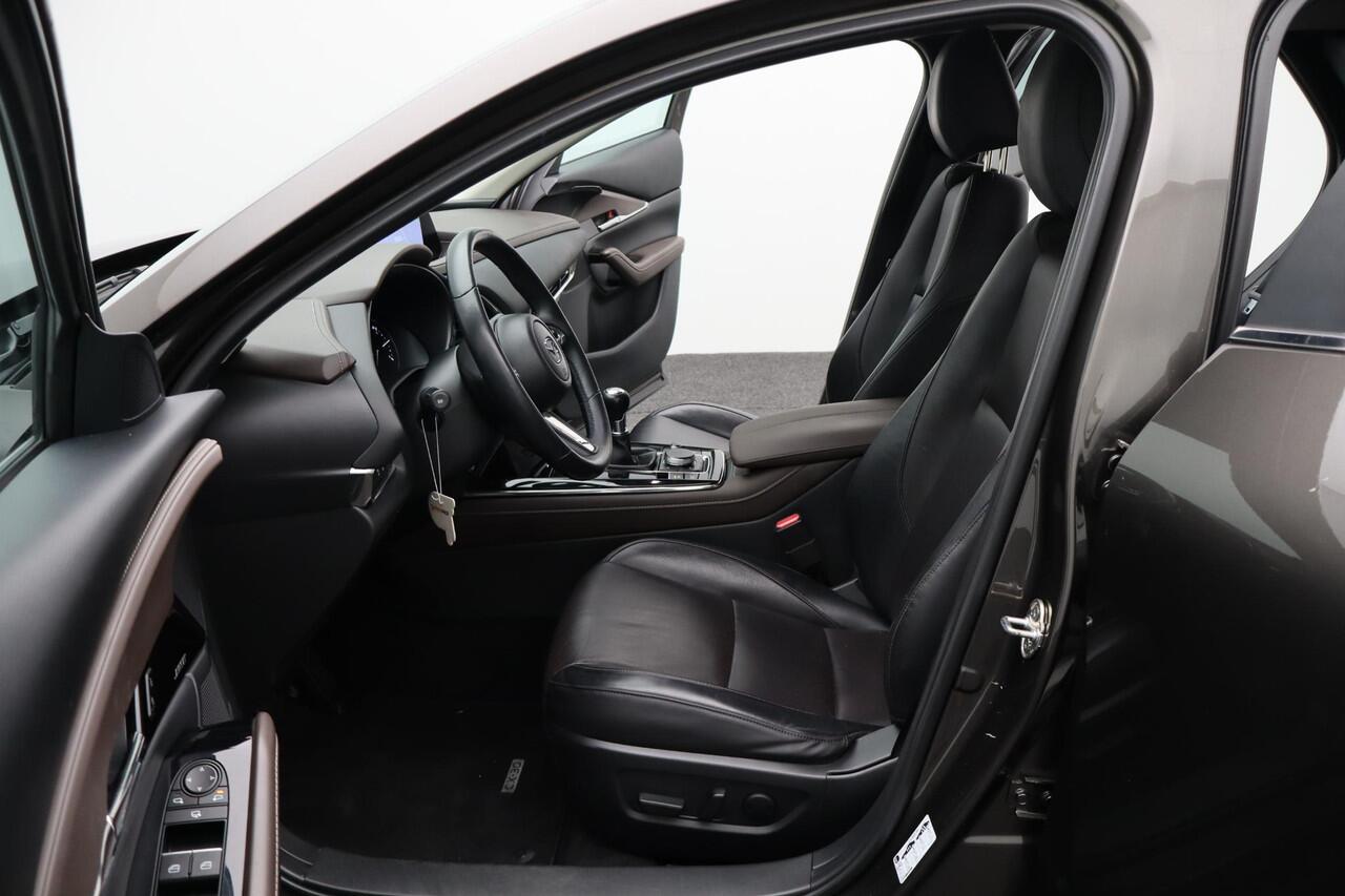 Mazda CX-30 2.0 e-SkyActiv-X M Hybrid Comfort |Leer | Trekhaak | Stuurverwarming | Stoel verwarming | HUD | Navi | GARANTIE