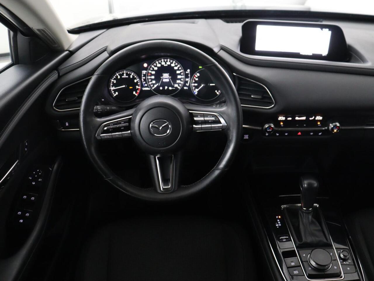 Mazda CX-30 2.0 e-SkyActiv-X M Hybrid Comfort | Stoelverwarming | Head-Up | Camera | Carplay | Adaptive cruise | Navigatie | Stuurverwarming | 18'' | Keyless | Full LED | Climate control