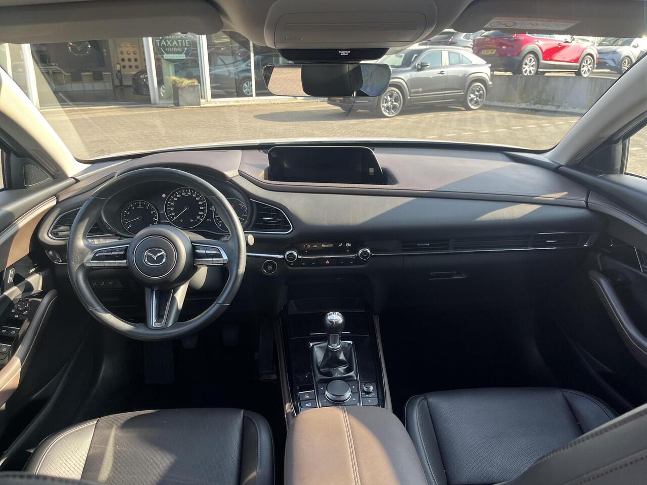 Mazda CX-30 2.0 e-SkyActiv-X M Hybrid Luxury | Elektrisch glazen schuif-/kanteldak | Trekhaak |