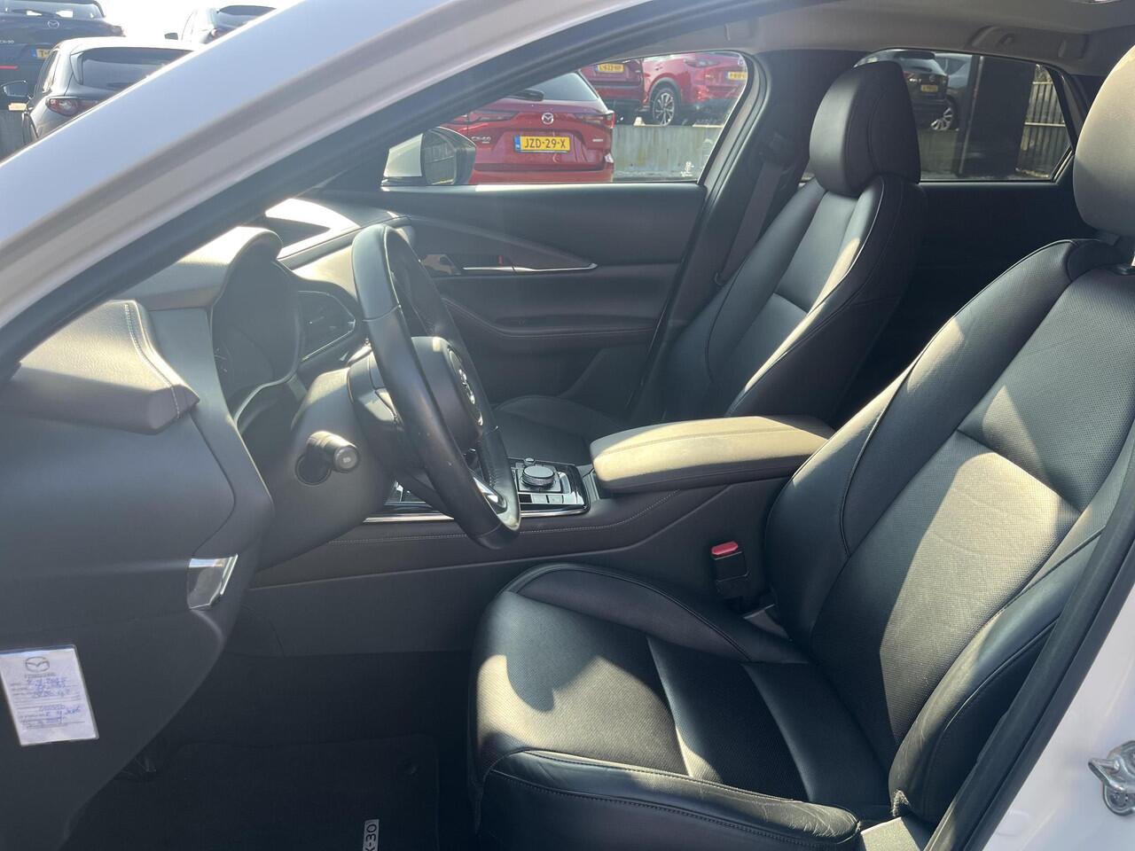 Mazda CX-30 2.0 e-SkyActiv-X M Hybrid Luxury | Elektrisch glazen schuif-/kanteldak | Trekhaak |
