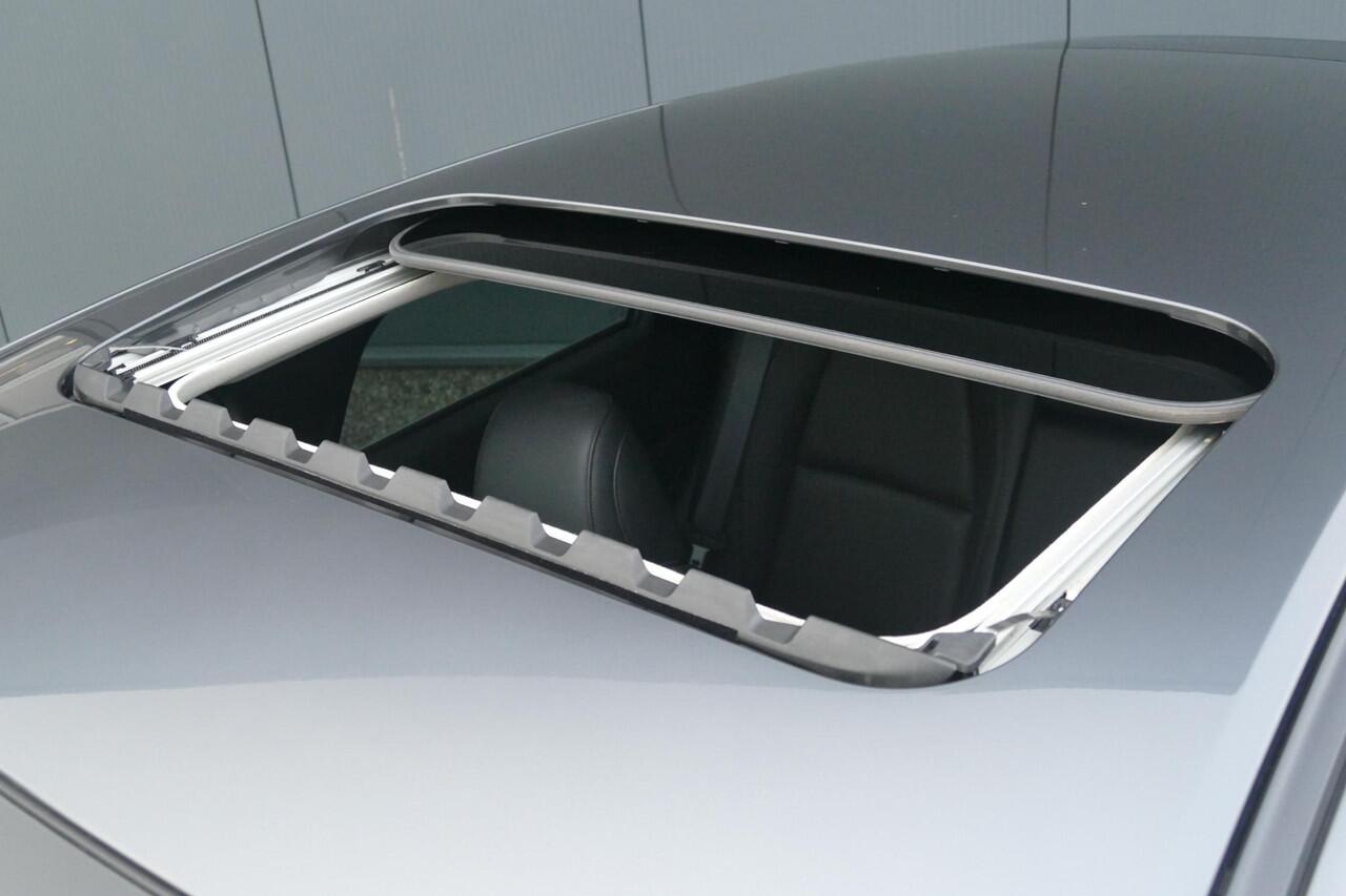 Mazda CX-30 2.0 e-SkyActiv-X M Hybrid Luxury | ALL-SEASON | TREKHAAK | PANO | BOSE | HEAD-UP | RIJKLAARPRIJS |