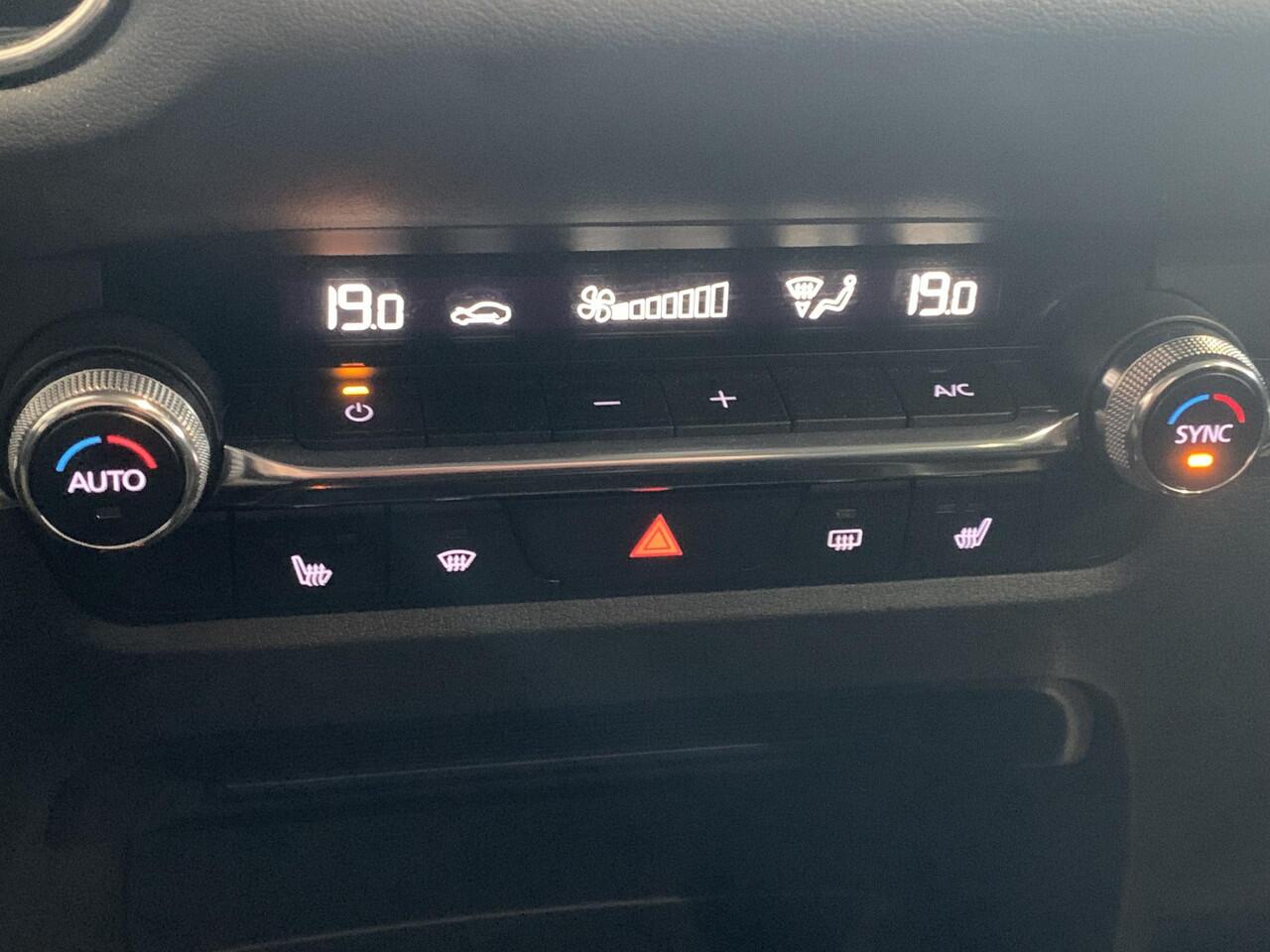 Mazda CX-30 2.0 e-SkyActiv-X M Hybrid Homura NAVIGATIE | ACHTERUITRIJCAMERA | PARKEERSENSOREN VOOR-EN ACHTER