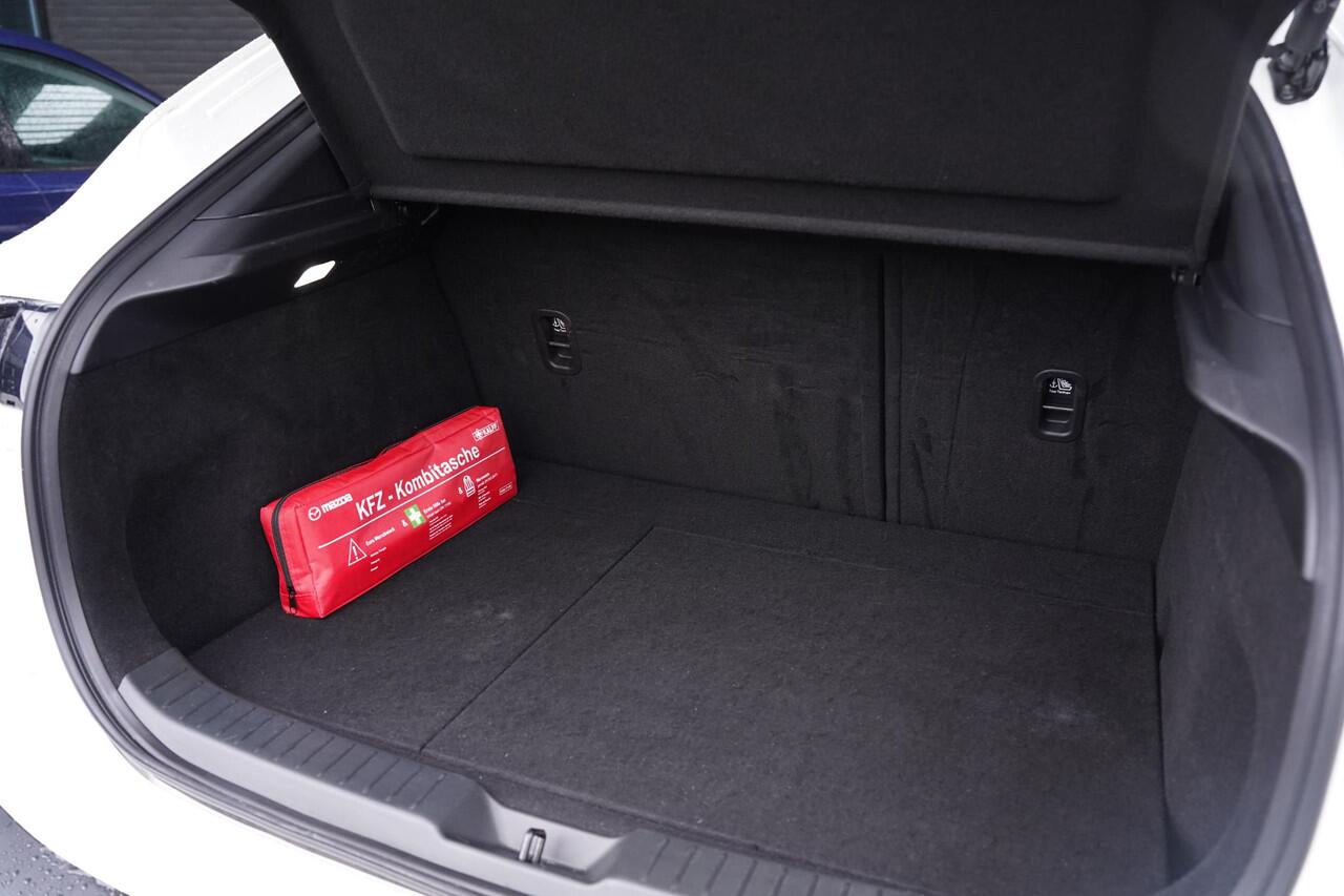 Mazda CX-30 2.0 e-SkyActiv-X M Hybrid Sportive Clima Navi Camera PDC v+a Apple Carplay 1e Eigenaar NAP