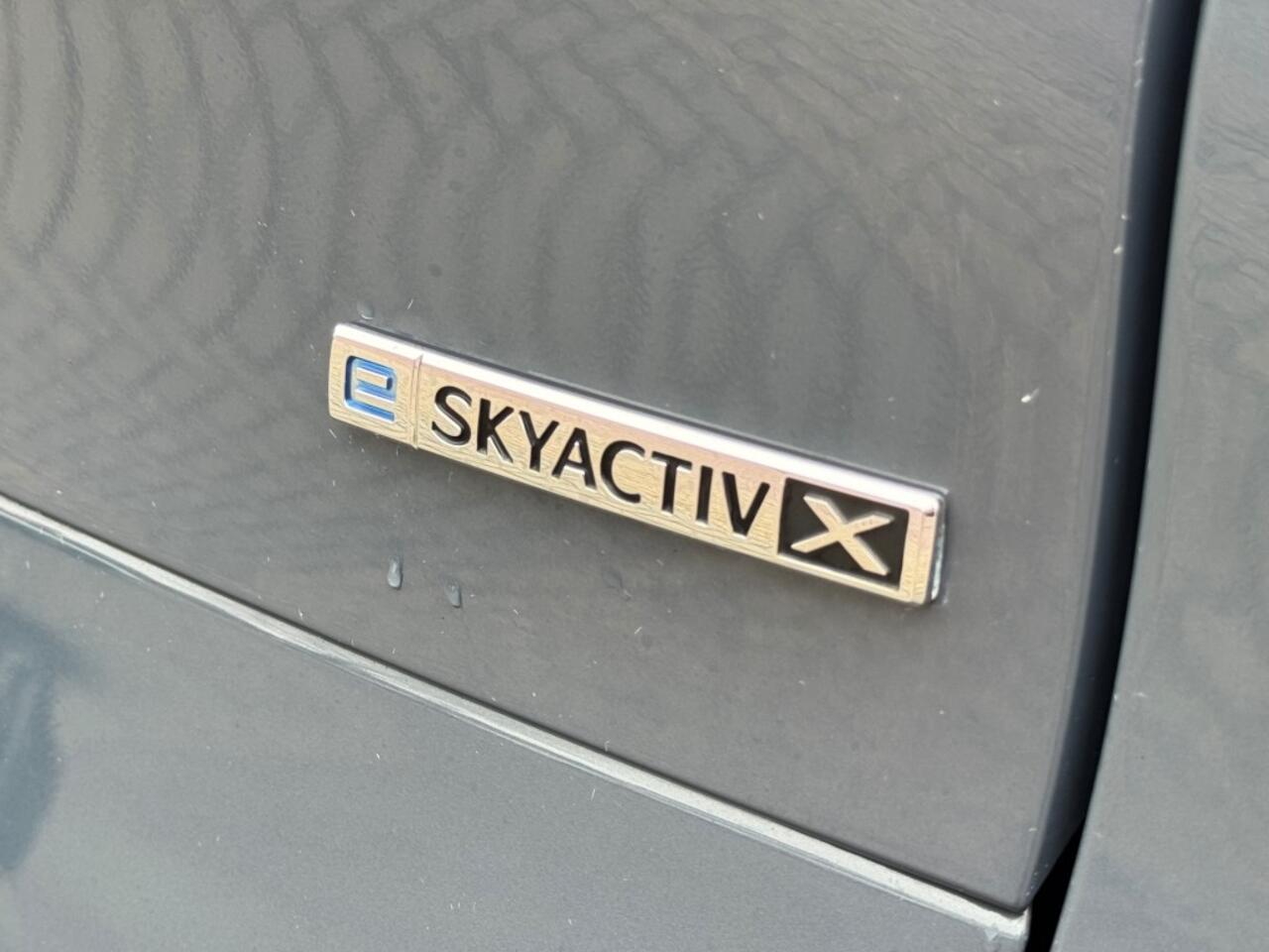 Mazda CX-30 2.0 E-SKYACTIV-X 186 AUTOMAAT LUXURY LEER/LED/ACC/CARPLAY/NL-AUTO/1E EIG.