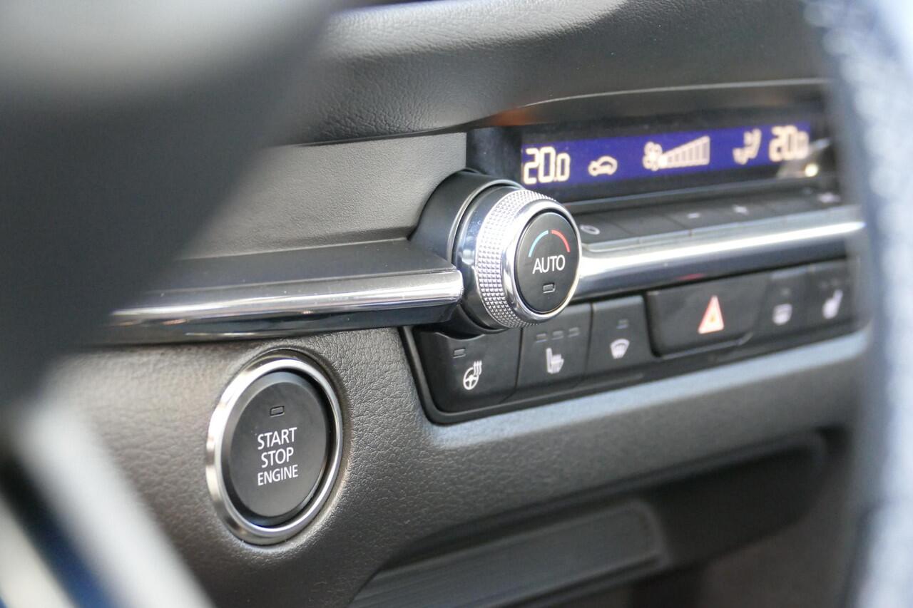 Mazda CX-30 2.0 e-SkyActiv-X M Hybrid Luxury | Trekhaak | Camera | Stuurverwarming | Rijklaarprijs