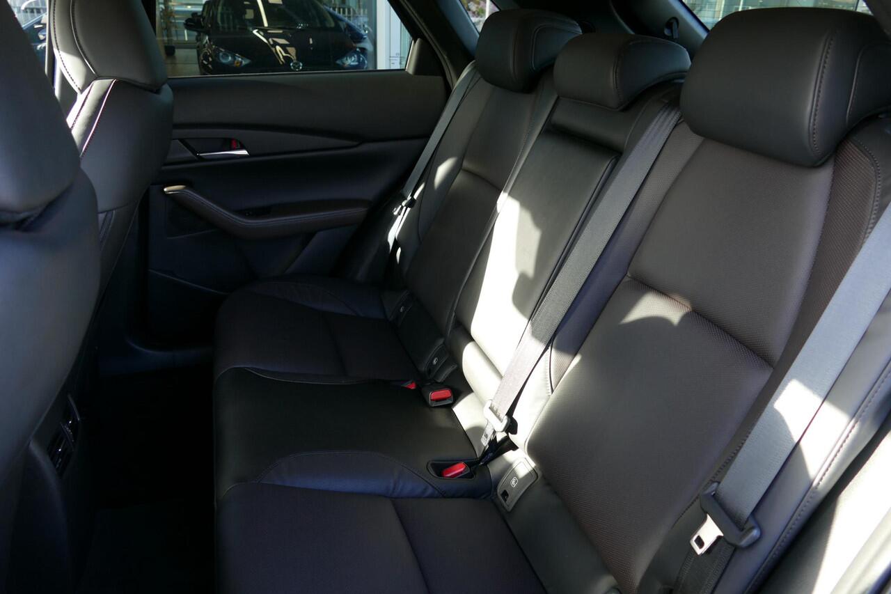 Mazda CX-30 2.0 e-SkyActiv-X M Hybrid Luxury | Trekhaak | Camera | Stuurverwarming | Rijklaarprijs