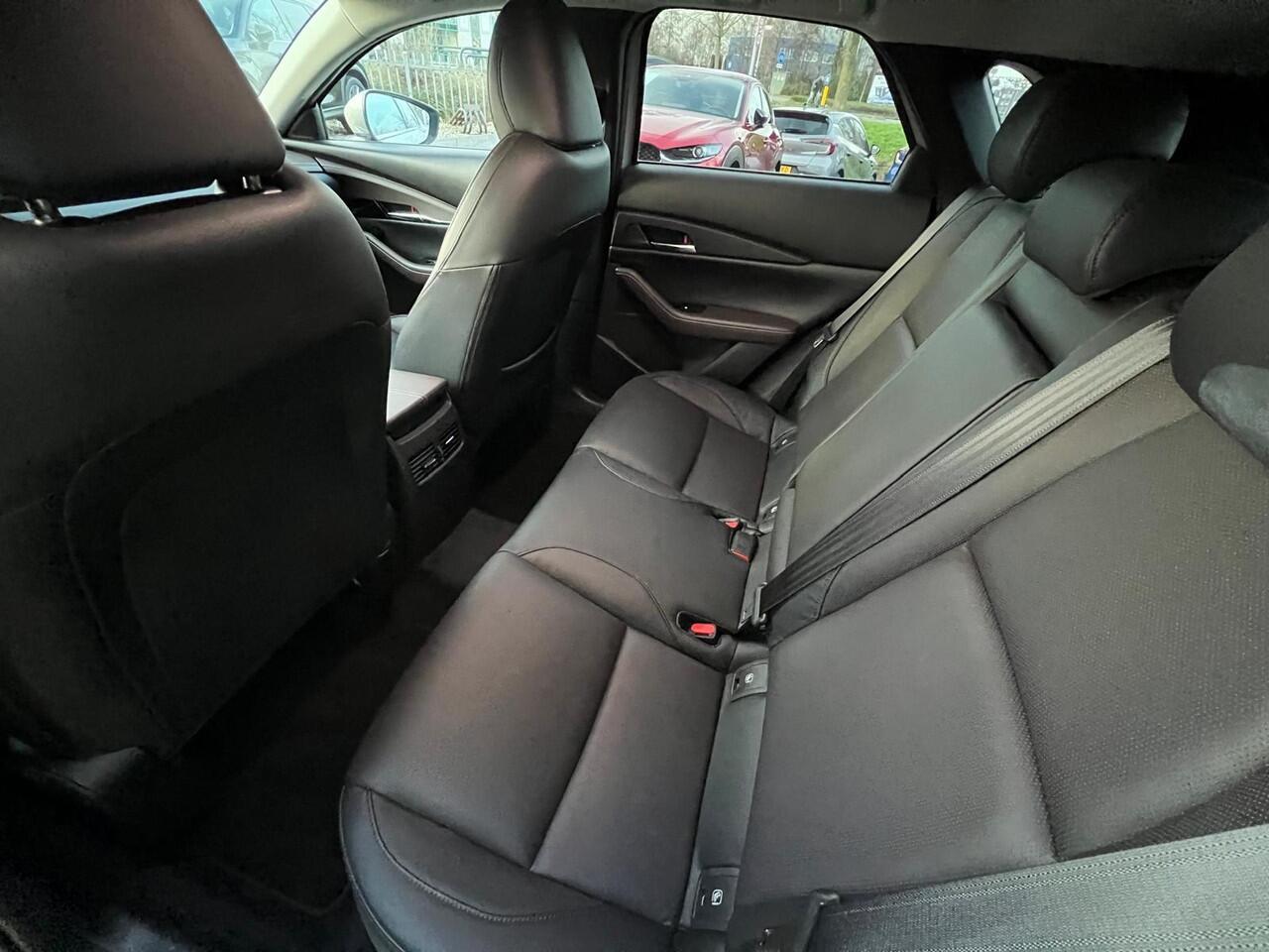 Mazda CX-30 2.0 e-SkyActiv-X M Hybrid Luxury AUTOMAAT | LEDER | Bose AUDIO | EL.A. KLEP | CAMERA | STOEL- en STUUR VERWARMING | APPLE CARPLAY | HEAD-UP DISPLAY | NED. AUTO | GARANTIE t/m 01-2029 |