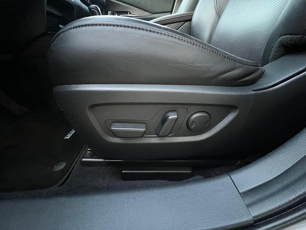 Mazda CX-30 2.0 e-SkyActiv-X M Hybrid Luxury AUTOMAAT | LEDER | Bose AUDIO | EL.A. KLEP | CAMERA | STOEL- en STUUR VERWARMING | APPLE CARPLAY | HEAD-UP DISPLAY | NED. AUTO | GARANTIE t/m 01-2029 |