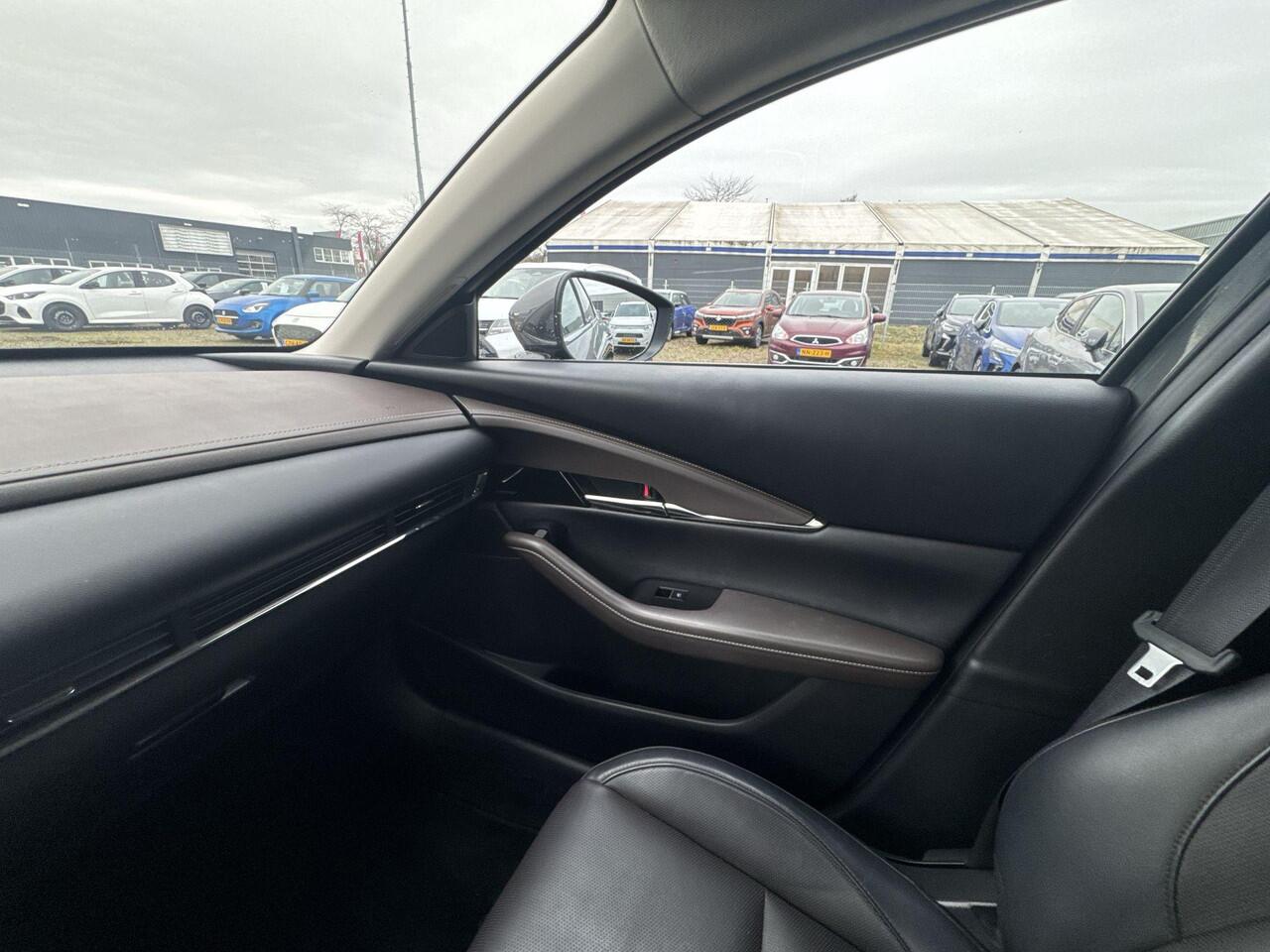 Mazda CX-30 2.0 e-SkyActiv-X M 186pk Hybrid Luxury | NL-Auto | Automaat | Rijklaar | Apple Carplay | Parkeersensor | Stoelverwarming