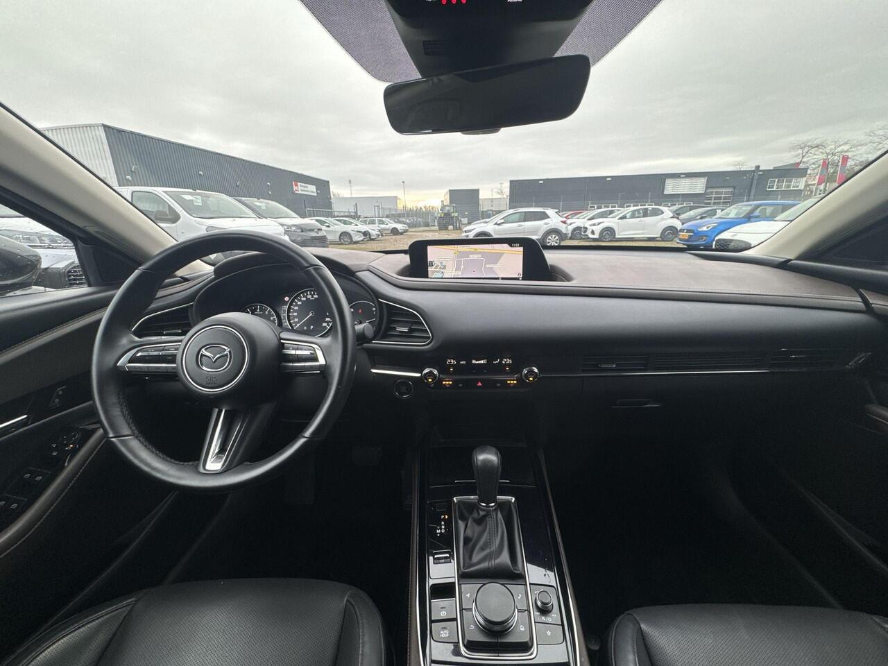 Mazda CX-30 2.0 e-SkyActiv-X M 186pk Hybrid Luxury | NL-Auto | Automaat | Rijklaar | Apple Carplay | Parkeersensor | Stoelverwarming