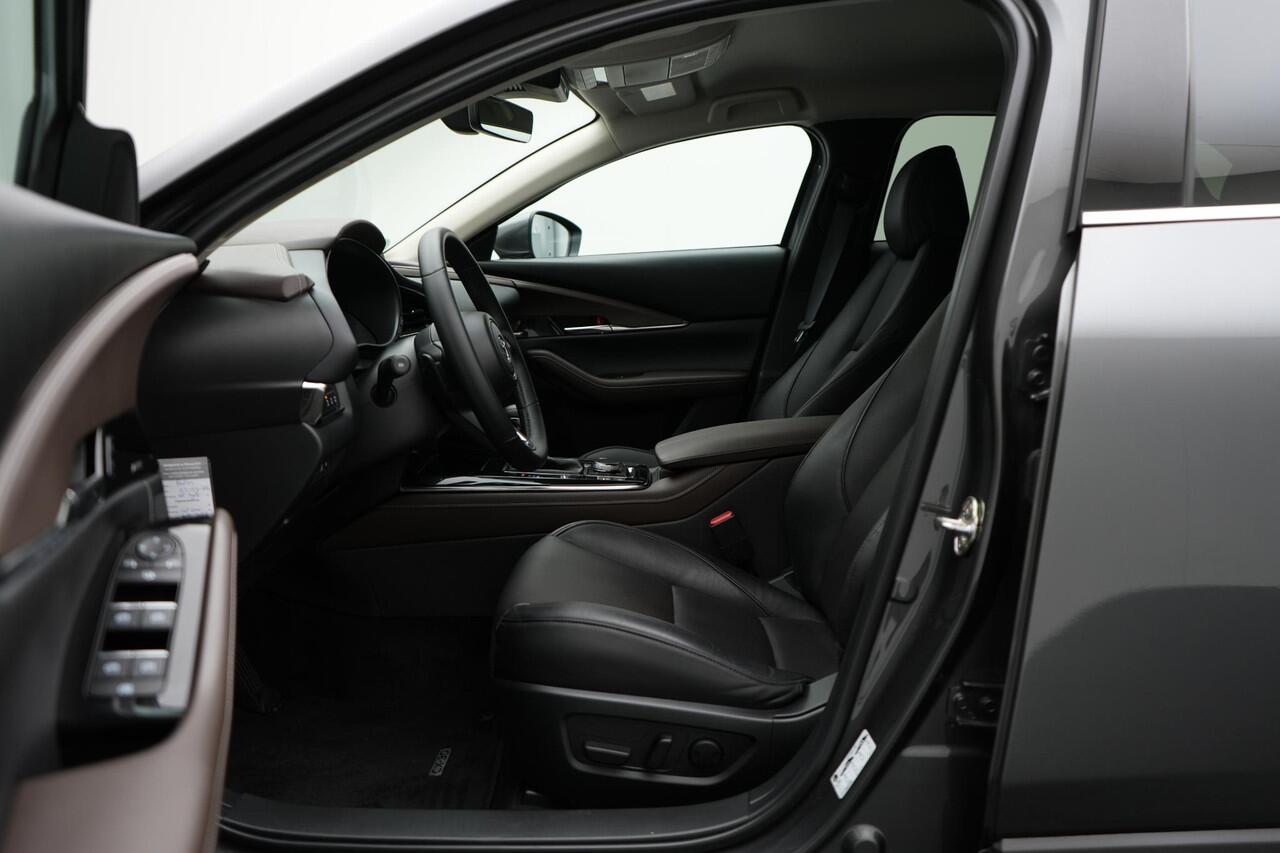 Mazda CX-30 2.0 e-SkyActiv-X Luxury automaat : dealer onderhouden