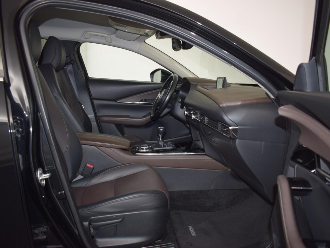 Mazda CX-30 2.0 eSA-X LUXURY LEER NAVI 18"LMV CAMERA