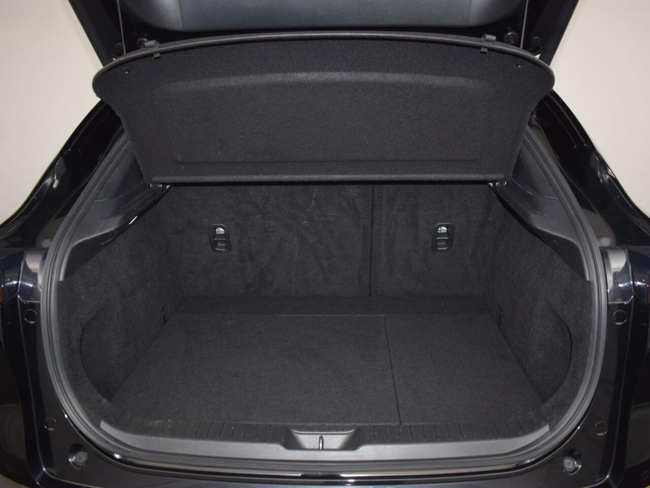 Mazda CX-30 2.0 eSA-X LUXURY LEER NAVI 18"LMV CAMERA
