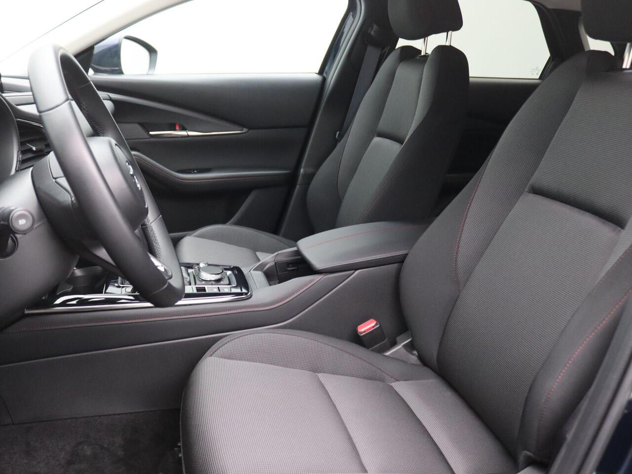 Mazda CX-30 2.0 e-SkyActiv-X M Hybrid Homura 186PK Aut. Head-up display, Trekhaak, Dodehoek detectie, Keyless, Elektr. Achterklep, Stoelverwarming, 18" LM Velgen, Adaptieve Cruise Control, Camera