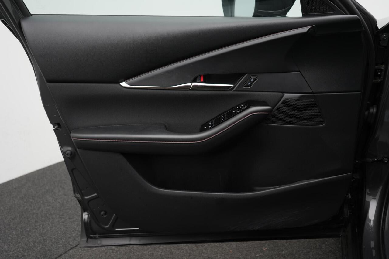 Mazda CX-30 2.0 e-SkyActiv-X Homura automaat met afneembare trekhaak : dealer onderhouden