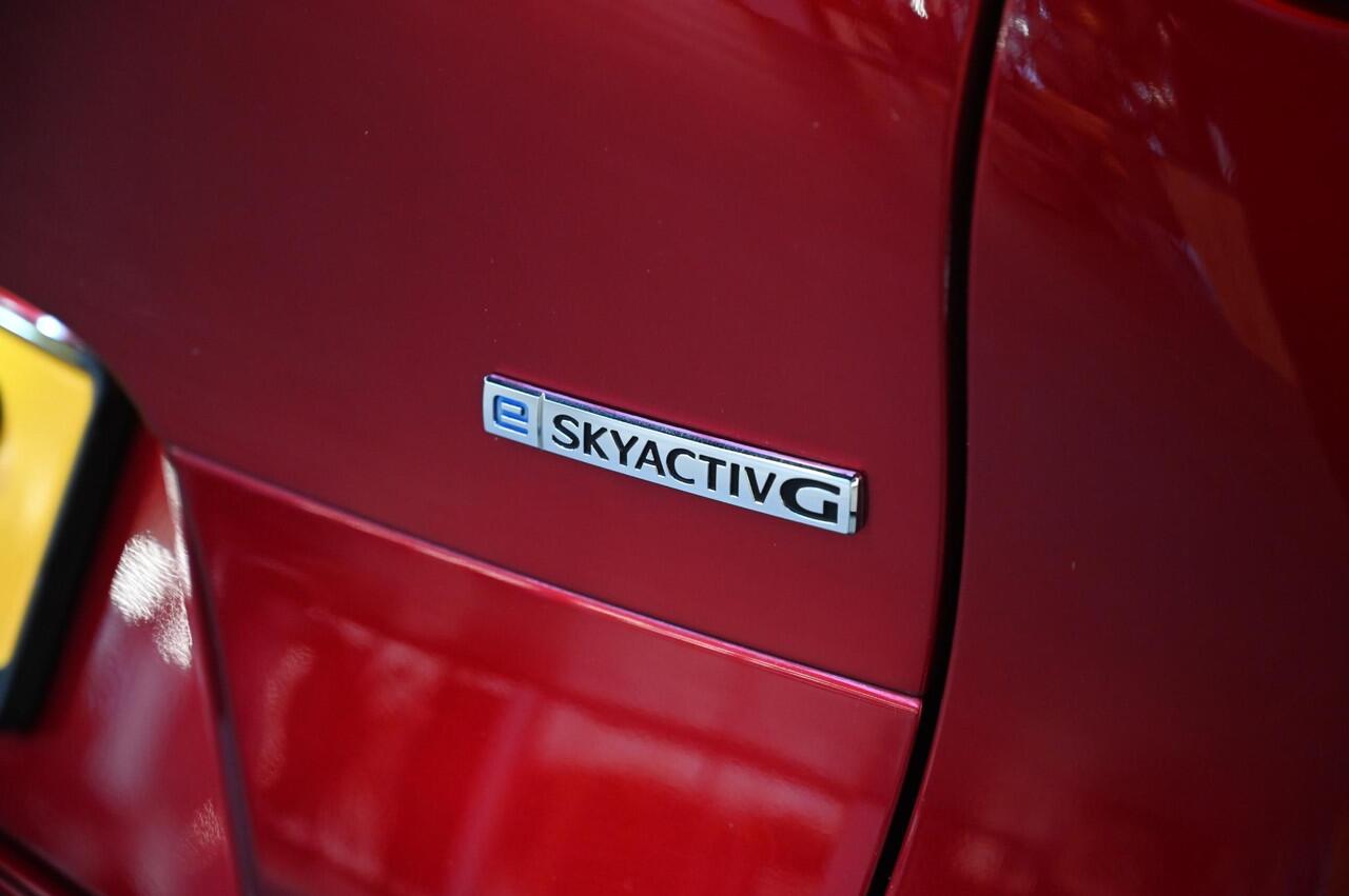 Mazda CX-30 e-SkyActiv-G 140 automaat Exclusive-line *BTW auto* *Dealeronderhouden* *All-in prijs*