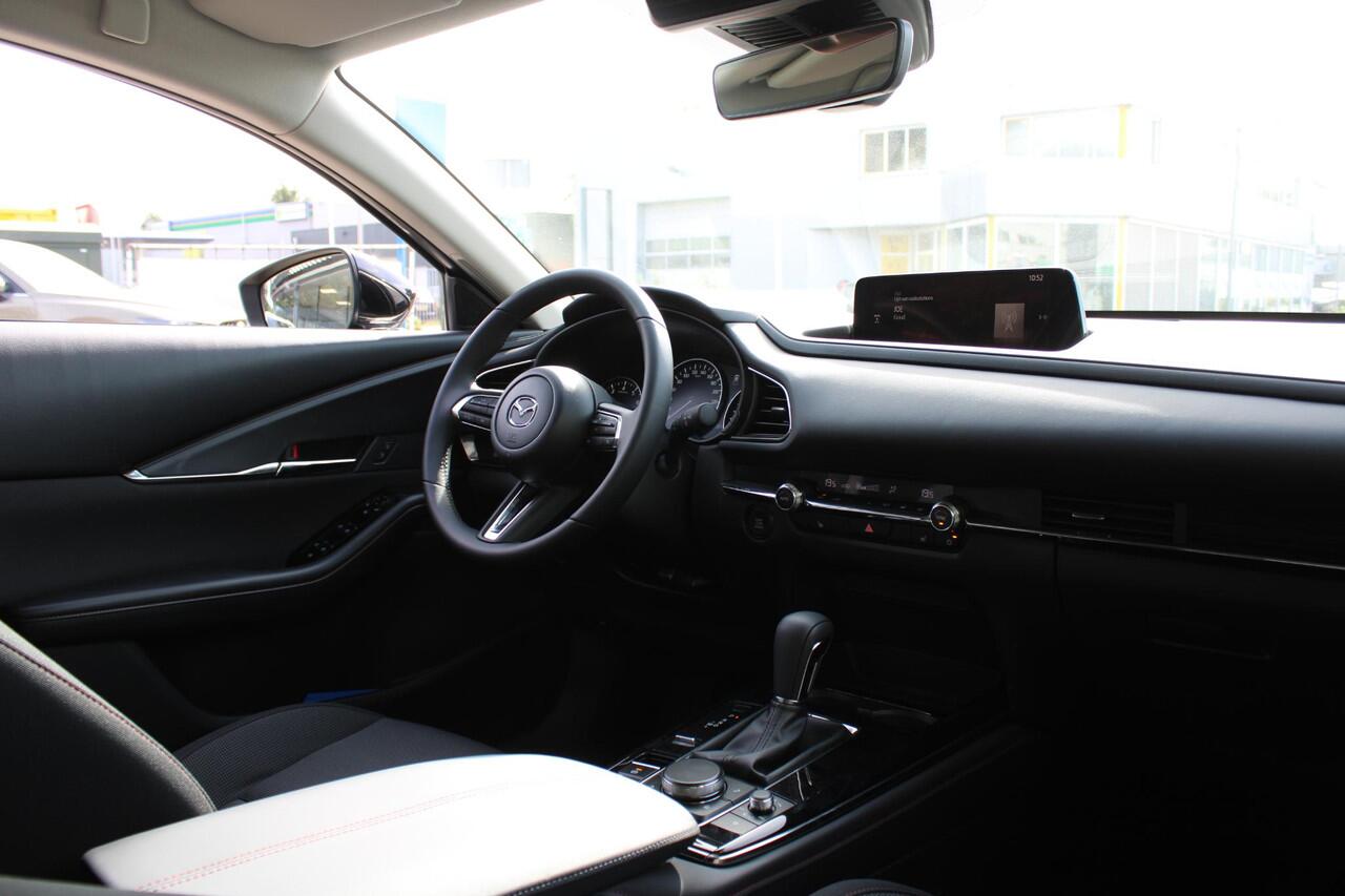 Mazda CX-30 2.0 e-SkyActiv-X 186 M Hybrid Homura , Demovoordeel ¤ 4.800,-, Automaat, Navi, Adap.Cruise, Clima, Apple Carplay, Camera, PDC, HUD, Stoelverwarming, 18" LMV