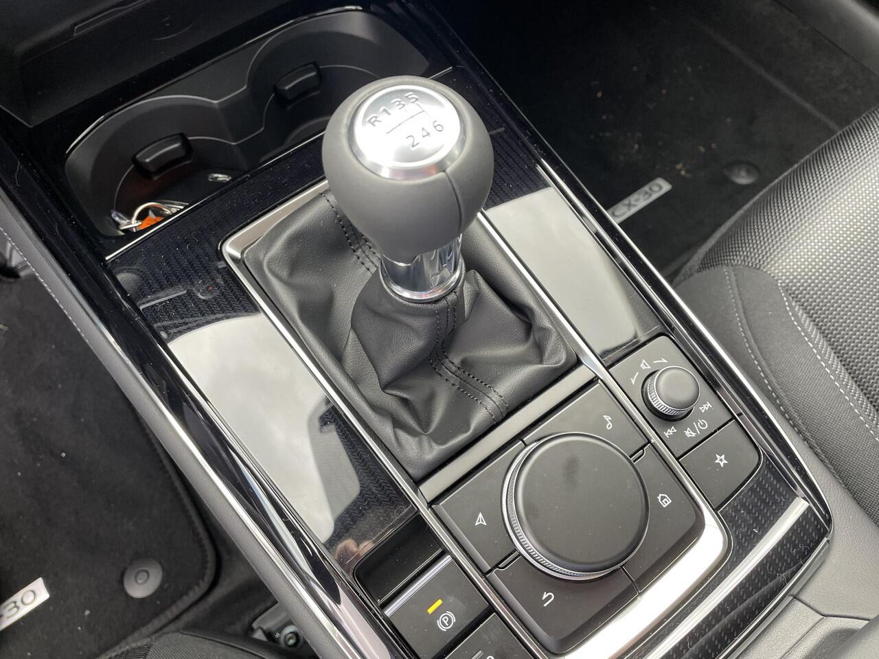 Mazda CX-30 2.0 e-SkyActiv-X 186 M Hybrid Centre Line , Demovoordeel ¤ 5.040,-, Adap. Cruise, Clima, Stoelverwarming, Stuurverwarming, LMV 18 Inch, Stoffen bekleding, Camera, PDC, Navi, HUD, Apple Carplay