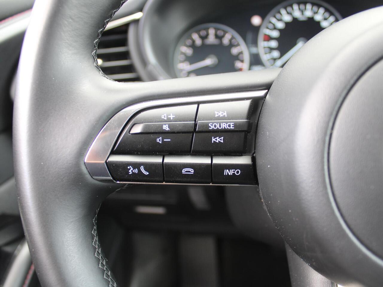 Mazda CX-30 2.0 e-SkyActiv-X M Hybrid Homura | Camera | Cruise adapt. | Stoelverwarming | 18" LM | Elek. achterklep | HUD | LED | BTW auto |