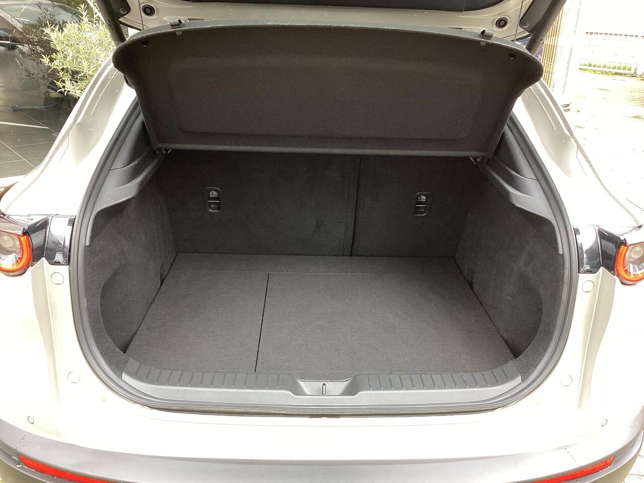 Mazda CX-30 2.0 e-SkyActiv-X M Hybrid Homura 186 PK motor / Aeropakket / Dorpelbeschermers/ Sportpakket/ Navigatie/ Apple Carplay/ Android Auto/ Automaat