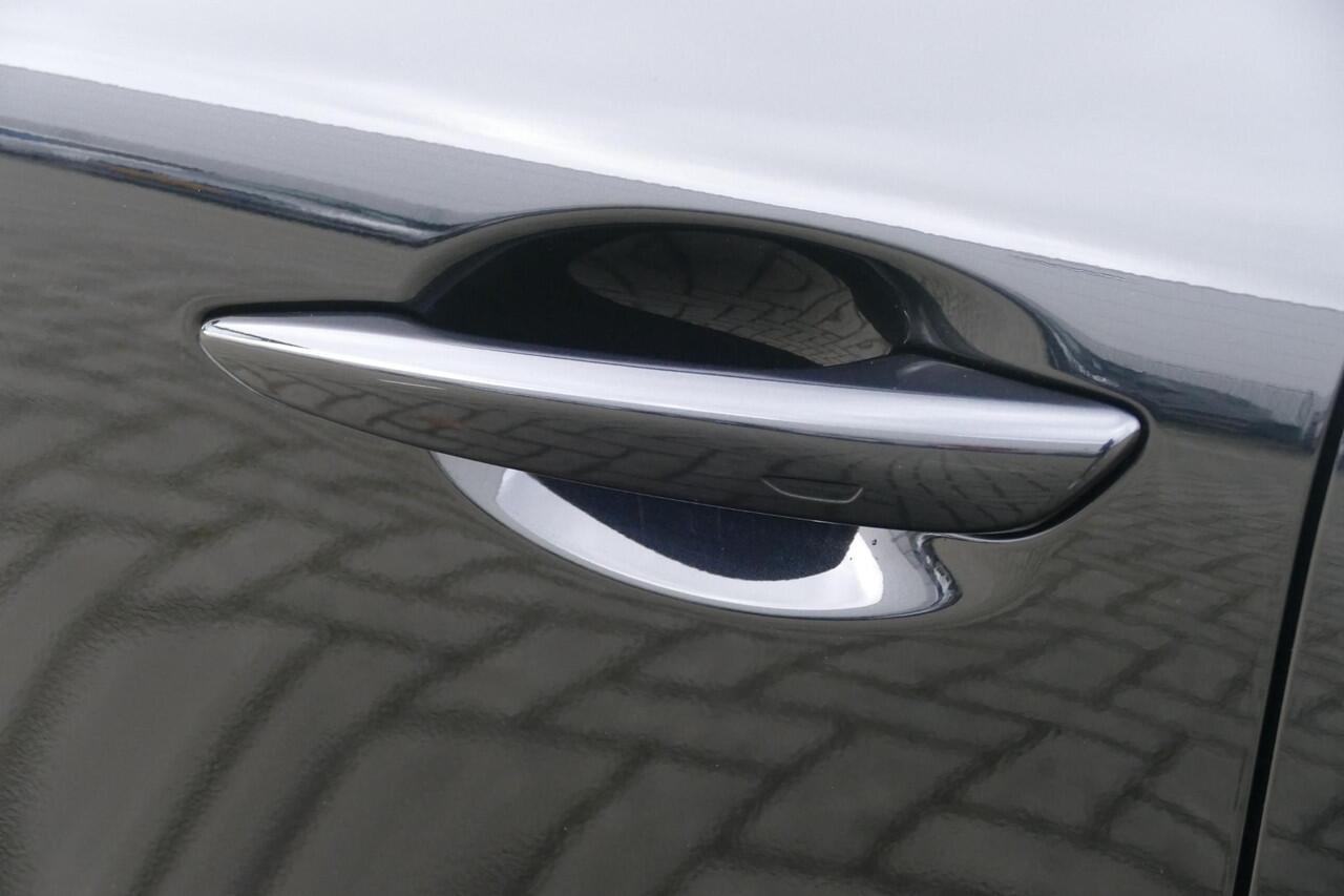 Mazda CX-30 2.0 e-SkyActiv-X M Hybrid Nagisa | Black Line | Navi | Cruise | Apple/Android |