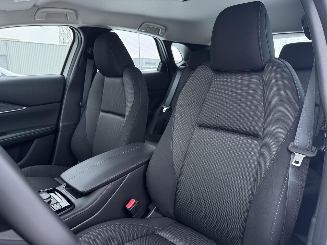 Mazda CX-30 2.5 e-SkyActiv-G M Hybrid Prime-line | Automaat | Adaptieve cruise control | Airco | Achteruitrijcamera | Parkeersensoren | Draadloos applecarplay en android auto | Automatisch groot licht |