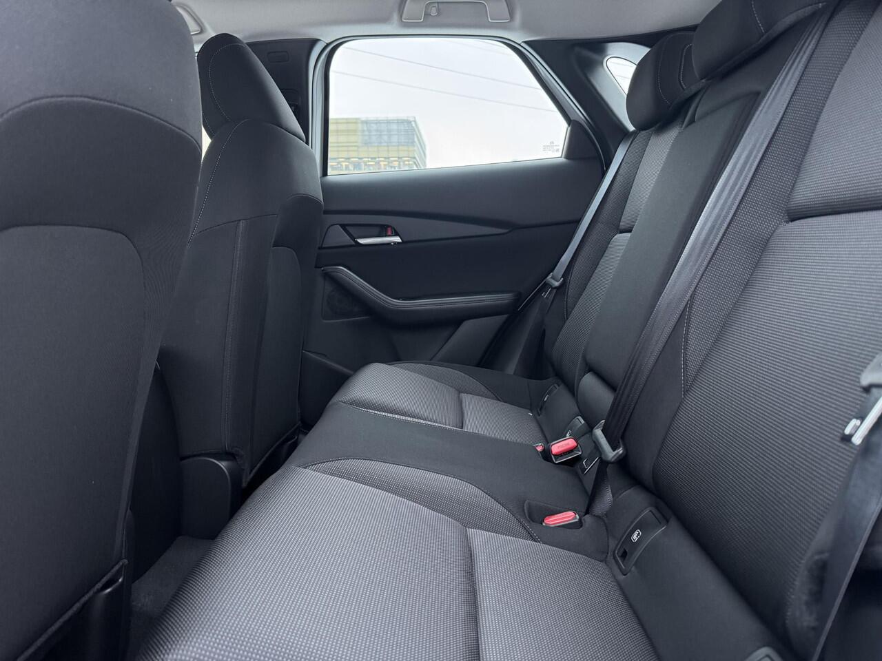 Mazda CX-30 2.5 e-SkyActiv-G M Hybrid Prime-line | Automaat | Adaptieve cruise control | Airco | Achteruitrijcamera | Parkeersensoren | Draadloos applecarplay en android auto | Automatisch groot licht |