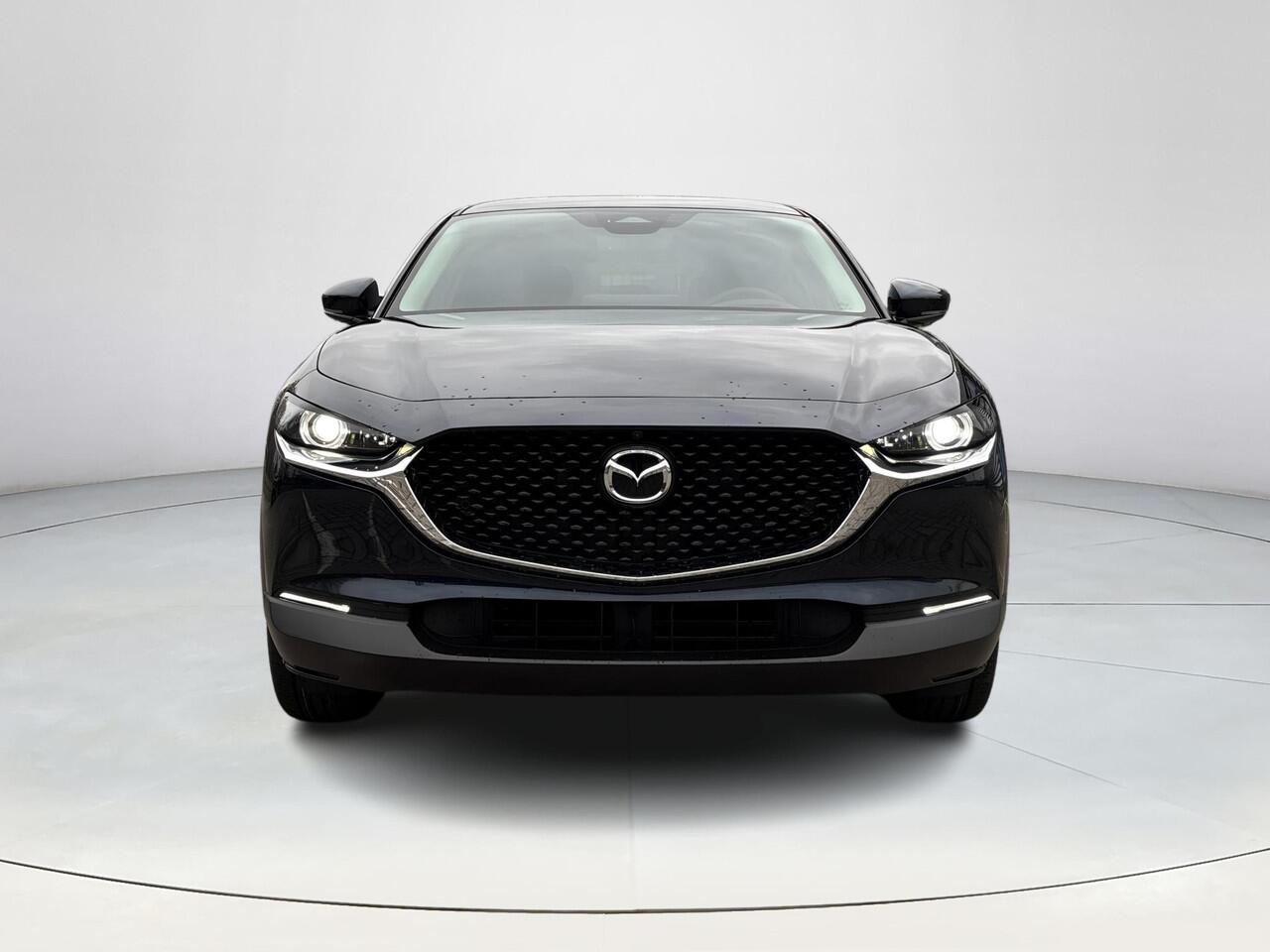 Mazda CX-30 2.5 G M Hybrid Exclusive Business Edition | Bose | 360 camera | Full adaptive LED | Elektrische achterklep | Stoel en stuurverwarming | Navigatie | Adaptieve cruise control | Draadloze applecarplay android auto |