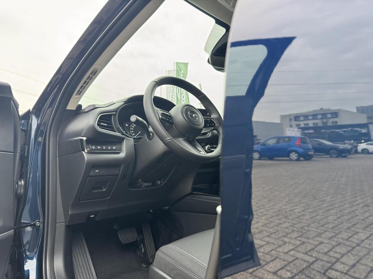 Mazda CX-30 2.5 G M Hybrid Exclusive Business Edition | Bose | 360 camera | Full adaptive LED | Elektrische achterklep | Stoel en stuurverwarming | Navigatie | Adaptieve cruise control | Draadloze applecarplay android auto |