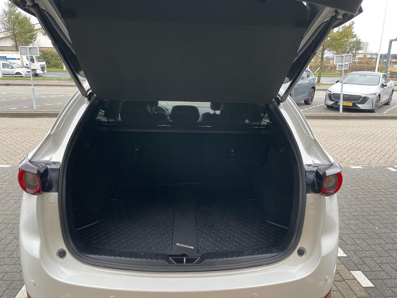 Mazda CX-5 2.0 SkyActiv-G 165 Signature Dealer onderhouden / Trekhaak / Meest luxe uitvoering