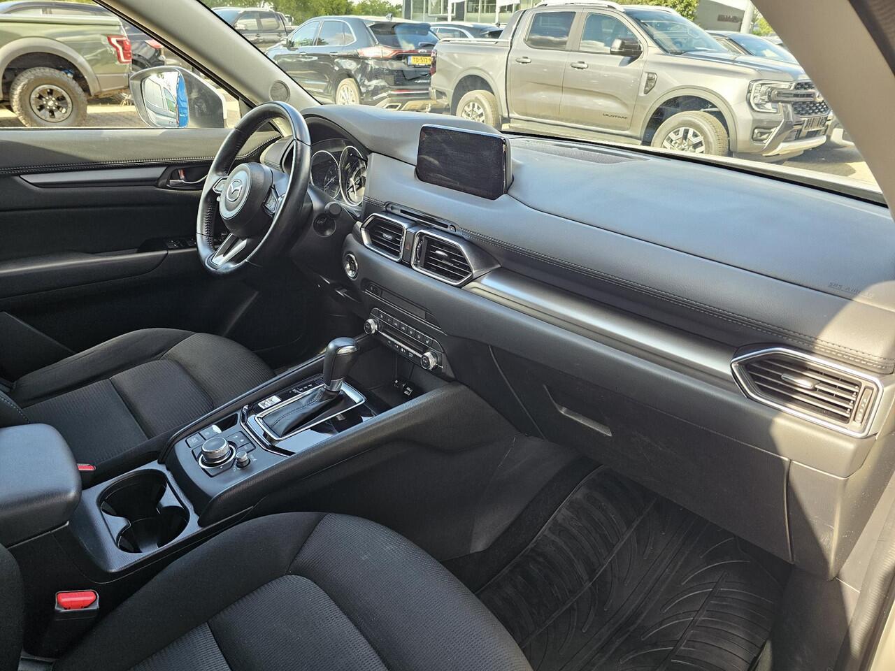 Mazda CX-5 2.5 SkyActiv-G 194 Luxury | Xenon | 19'' velgen | Head-up display | App-voorbereiding | Trekhaak | 2.000 kg trekgewicht | Elektrisch bedienbare achterklep etc.