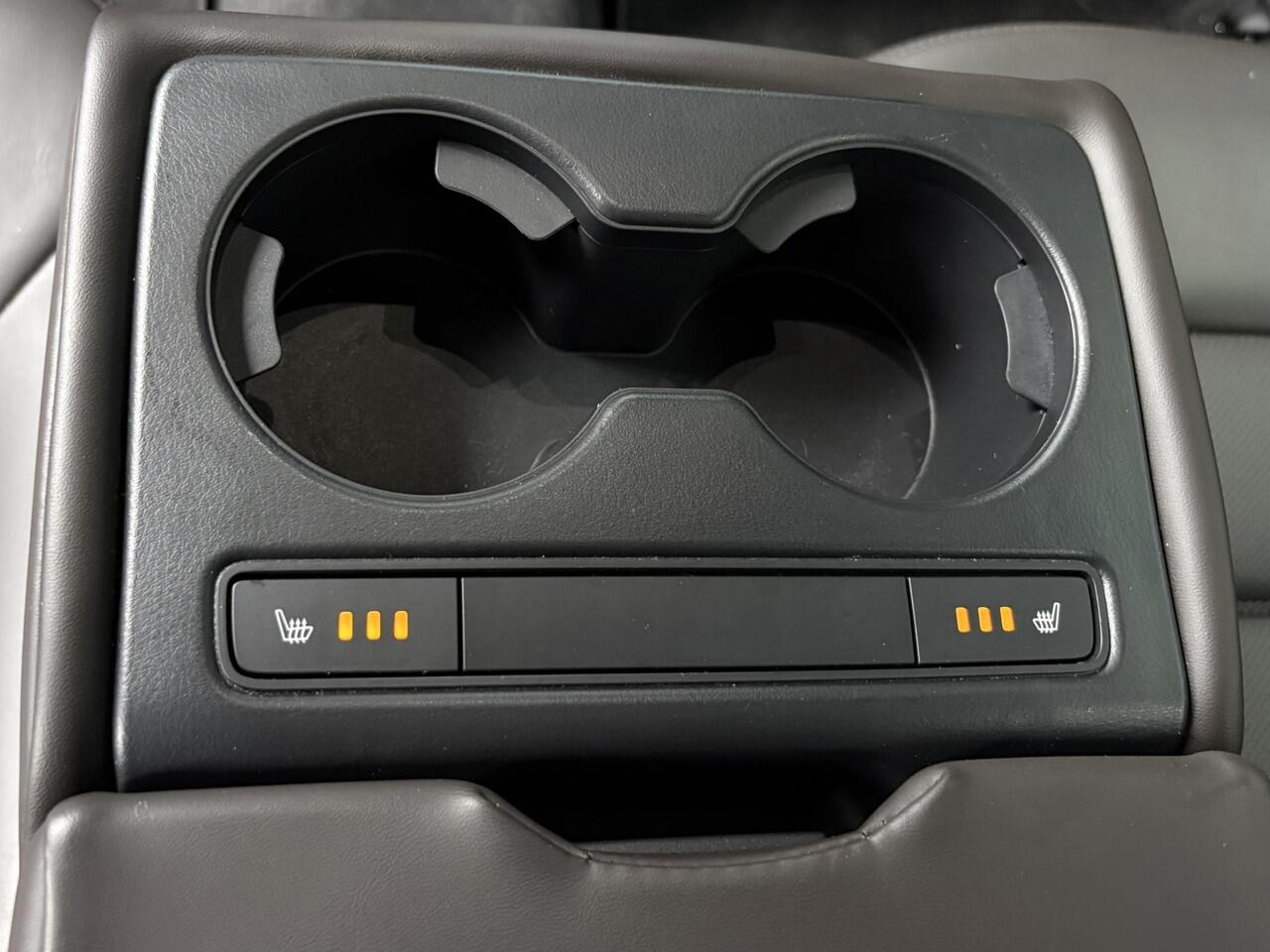 Mazda CX-5 2.5 SkyActiv-G 194 GT-M 4WD / Stoelverwarming voor en achter / Trekhaak (2000kg) / Stuurwiel verwarming / Cruise Control / Lederen bekleding / All-season banden /
