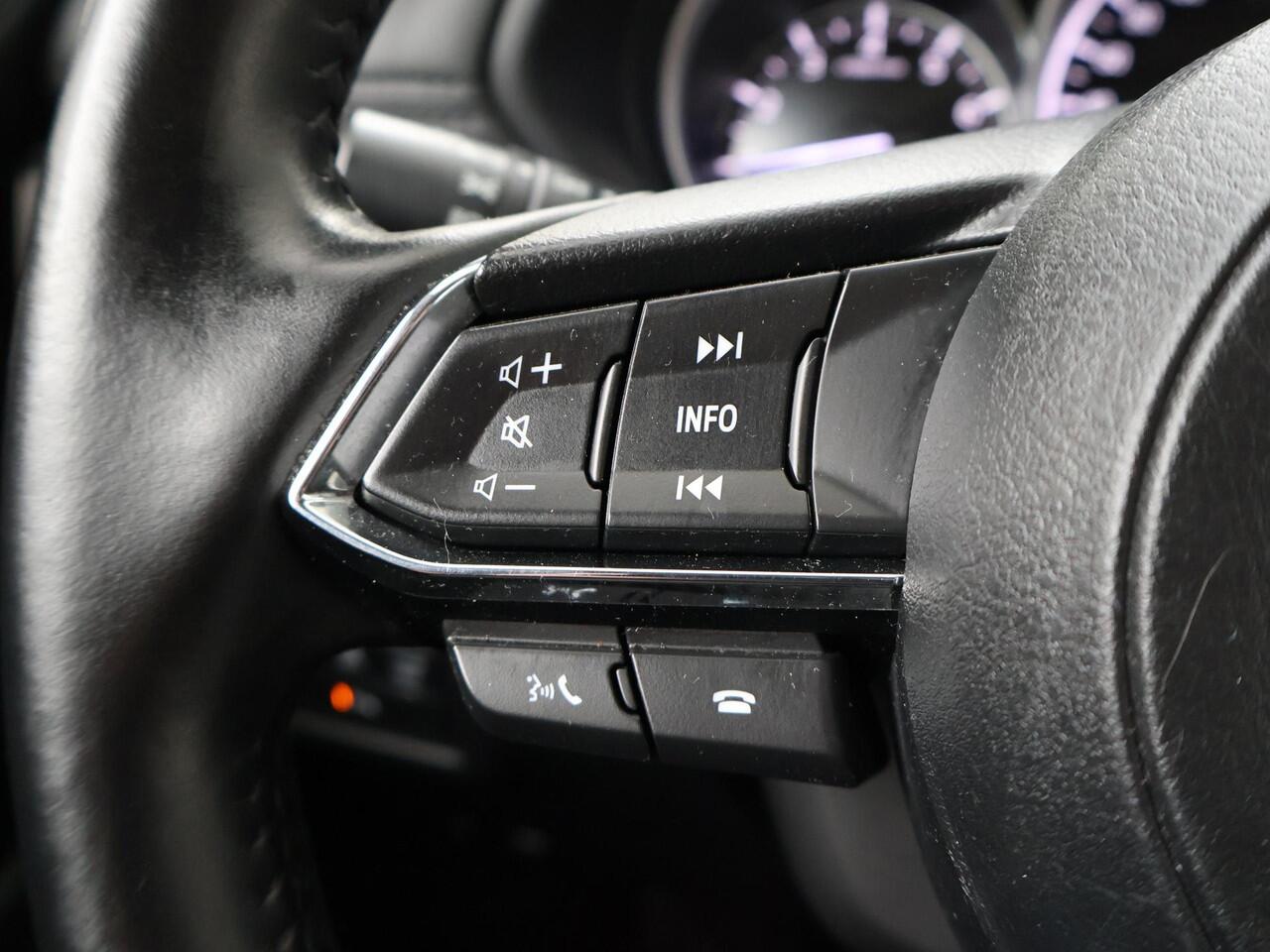 Mazda CX-5 2.0 SkyActiv-G 165 Comfort | 165 PK | Automaat | Multifunctioneel stuurwiel | Spraakbediening | Cruise control | Automatische verlichting | Dab+ | Bluetooth | Navigatie | PDC Voor + Achter | Stuurverwarming | Stoelverwarming | Climate | Autohold |