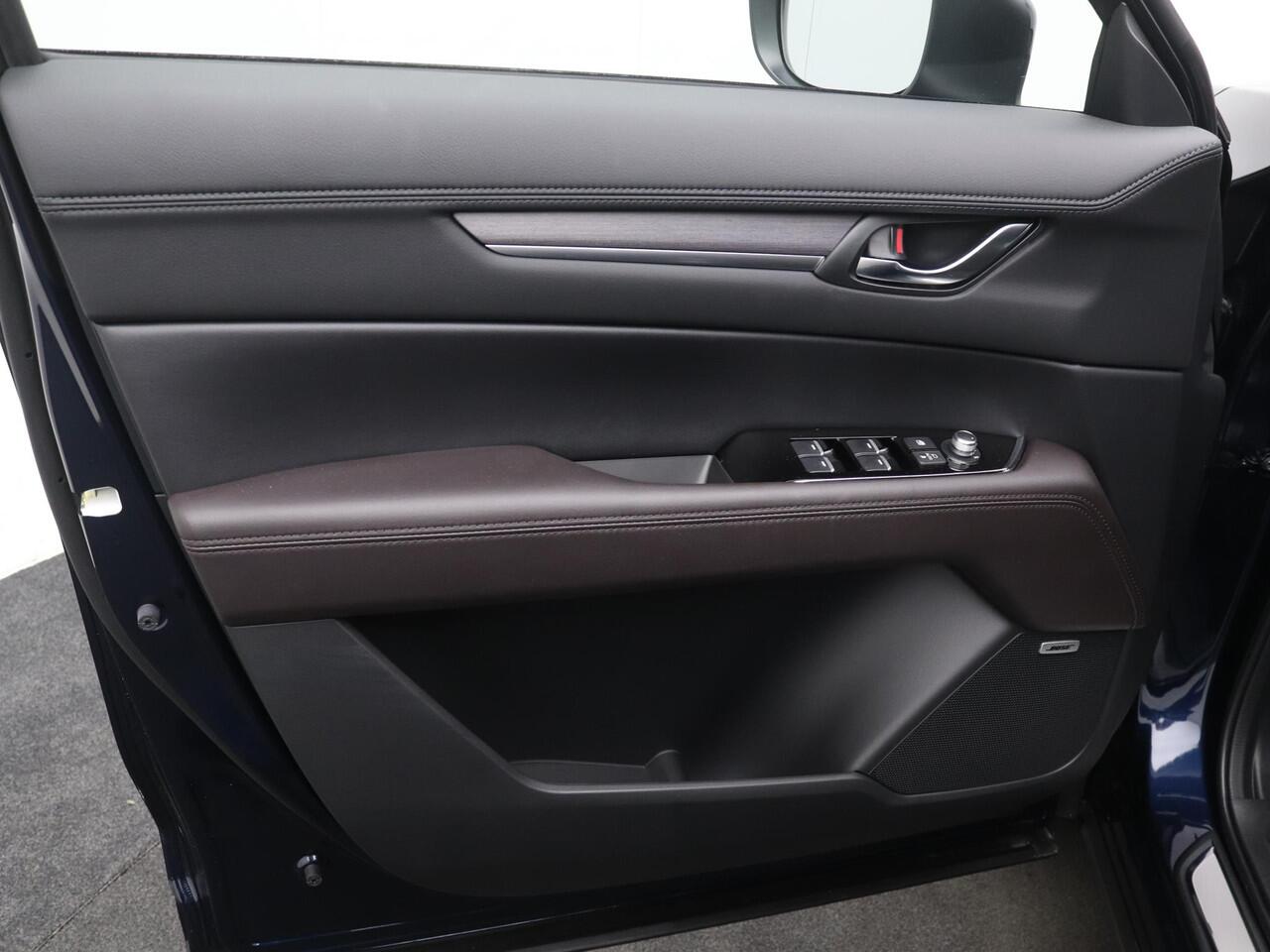 Mazda CX-5 2.0 SkyActiv-G Signature automaat met Sunroof, wegklapbare trekhaak en 20 inch lichtmetalen velgen : dealer onderhouden