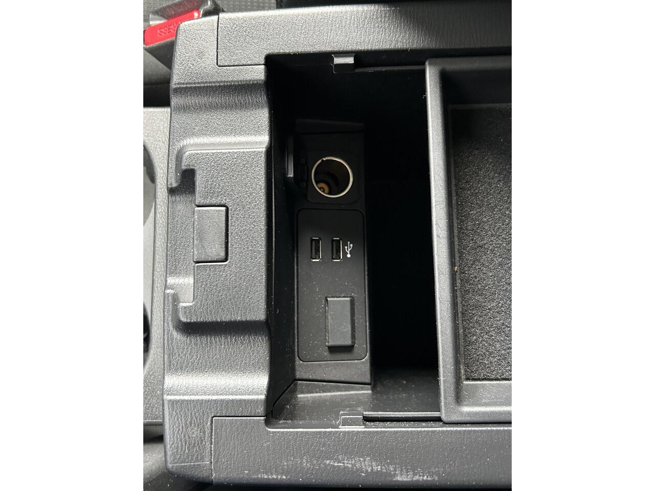 Mazda CX-5 2.5 e-SkyActiv-G M Hybrid 194 Advantage 360 Camera / Head-up display / Trekhaak / Keyless drive / Stoel- stuurverwarming / Navi / Cruise Control / Draadloze tel oplader