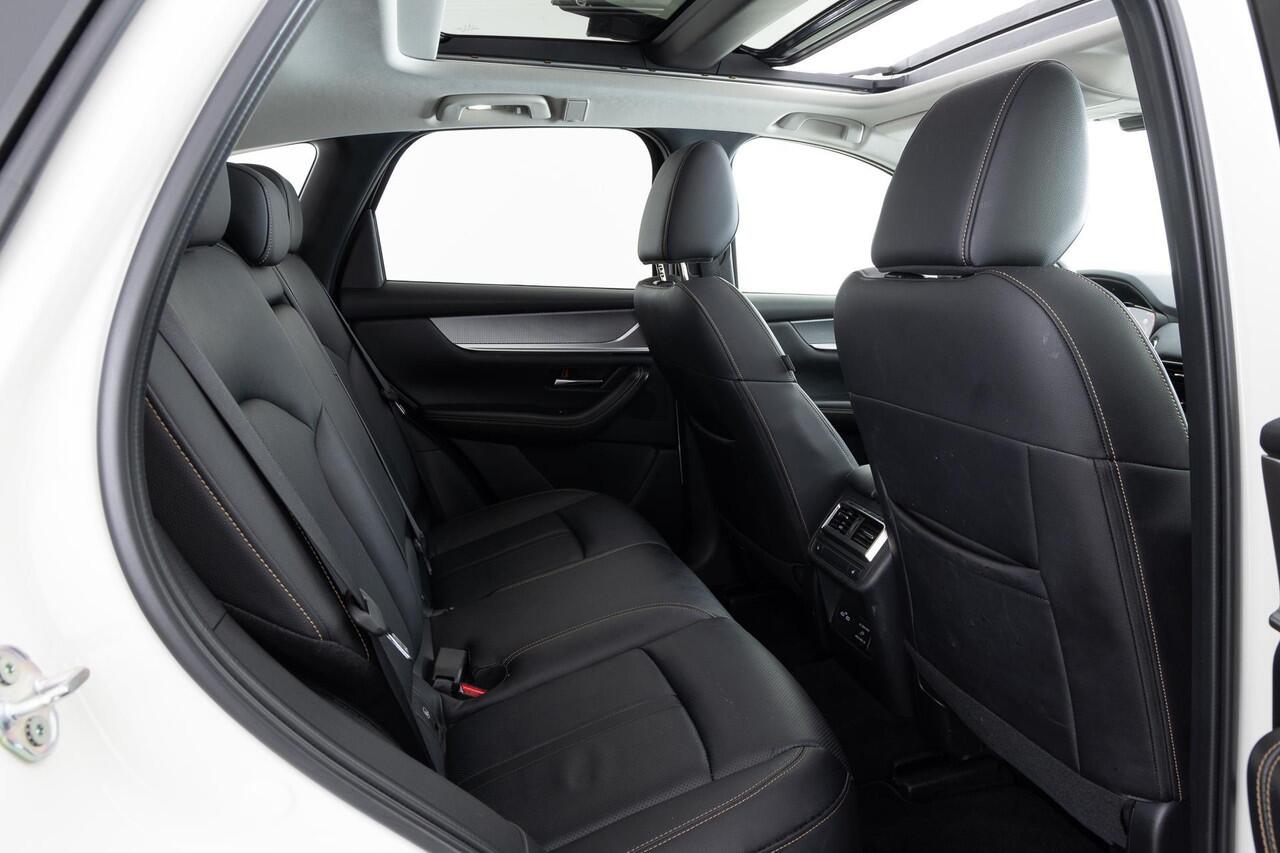 Mazda CX-60 2.5 e-SkyActiv PHEV Homura WEGKLAPBARE TREKHAAK | CONVENIENCE PACK | DRIVER ASSISTANCE PACK | PANORAMA PACK | NED.AUTO | fabrieksGARANTIE t/m 2028 !