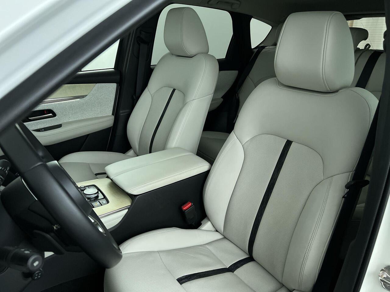 Mazda CX-60 2.5 e-SkyActiv PHEV Takumi | Rijklaar | Alle Pakketten | Trekhaak | Dealer onderhouden