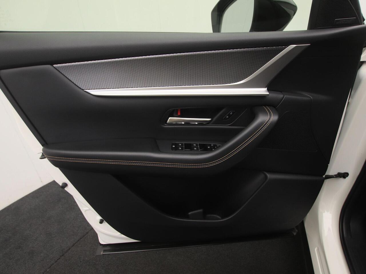 Mazda CX-60 2.5 E-SKYACTIV PHEV Homura 4WD automaat | Convenience & Sound Pack | Driver Assistance Pack met wegklapbare trekhaak : dealer onderhouden