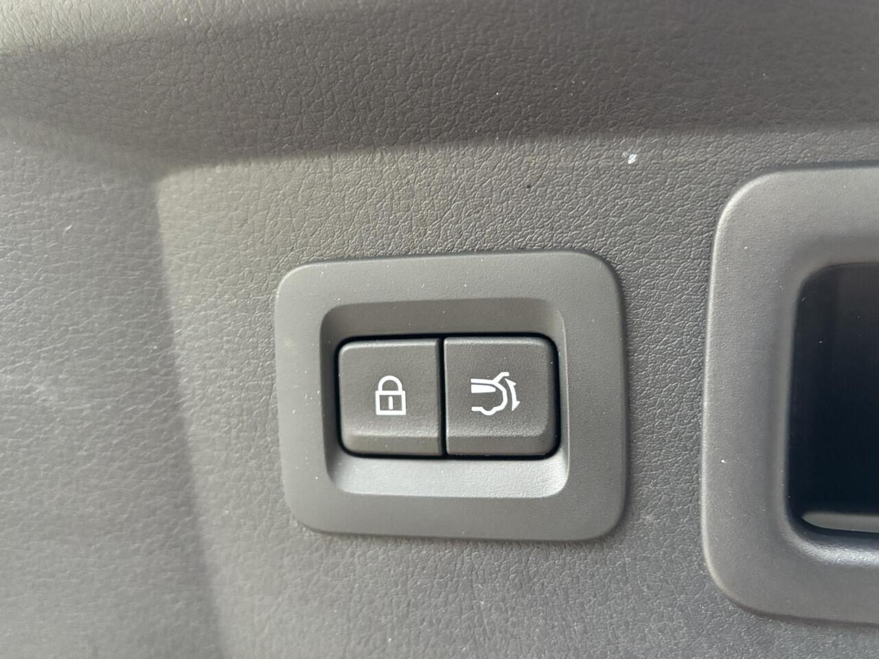 Mazda CX-60 2.5 e-SkyActiv PHEV Homura NL-Auto, 1e Eig. Dealer Ondh., Pano.Dak., Navigatie, Apple Carplay/ Android Auto, Trekhaak, Electr. A.Klep, Cruise Controle, Leer, Stoel verw.