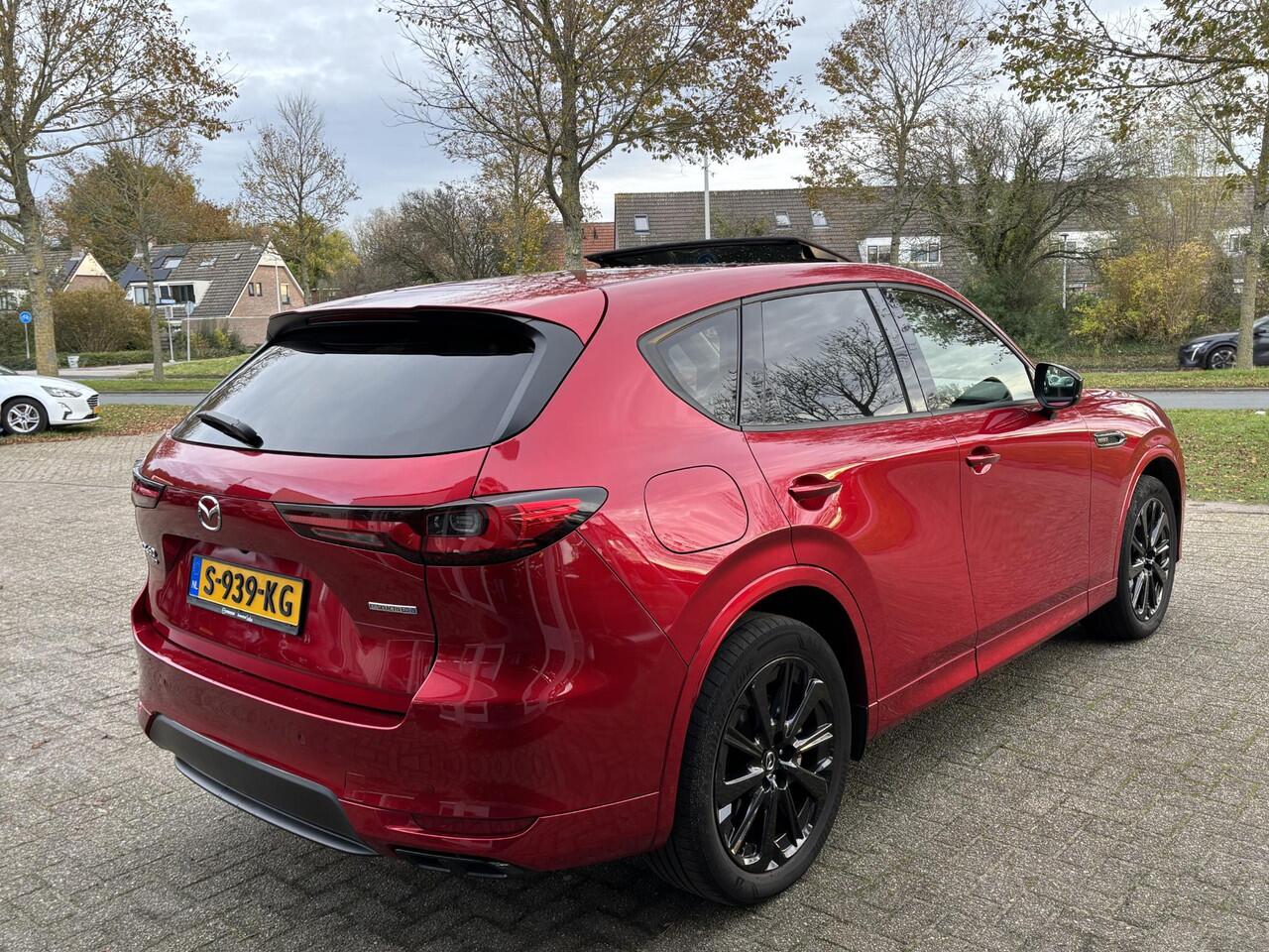 Mazda CX-60 2.5 e-SkyActiv PHEV Homura NL-Auto, 1e Eig. Dealer Ondh., Pano.Dak., Navigatie, Apple Carplay/ Android Auto, Trekhaak, Electr. A.Klep, Cruise Controle, Leer, Stoel verw.